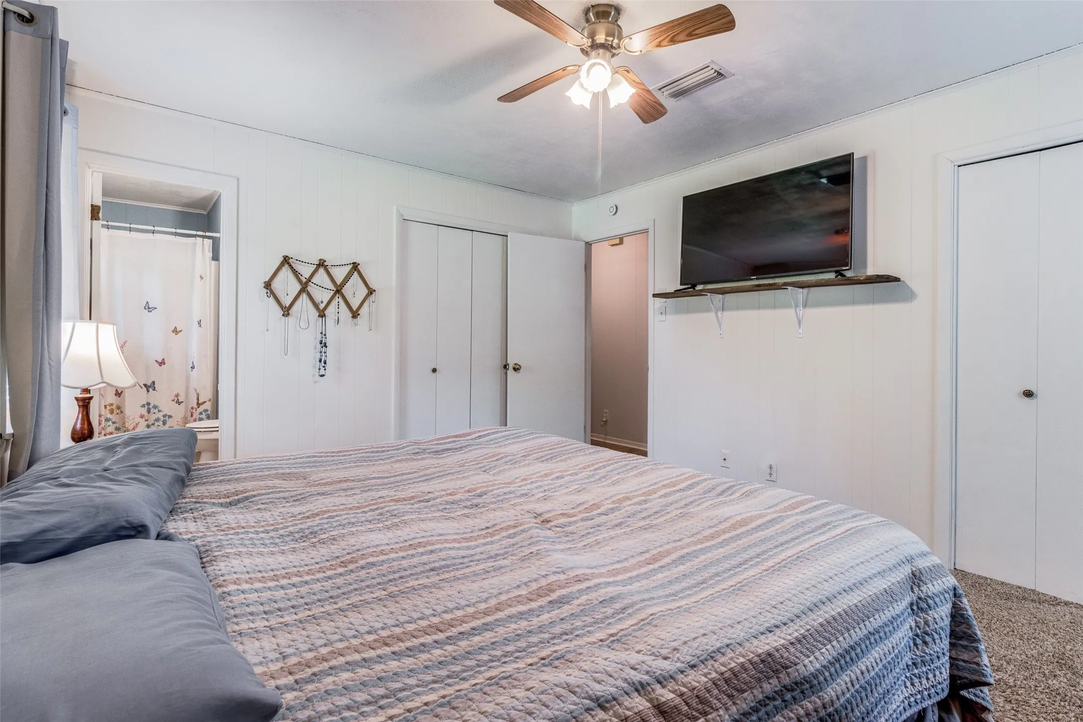 Single Family Residence For Rent in Fannin County , 809 Beech Street, Bonham, Texas 75418, 3 Bedroom, 2 Bathroom, Garage spaces, 1,786 Sqft, built in 1980, mls#21385921, Real Estate Agent in Bonham, Homes For Rent in Fannin county, Homes For Rent in Bonham, Realtor in Bonham Texas, Real Estate Brokerage Independent Realty Texas, Luminita Cordes Realtor