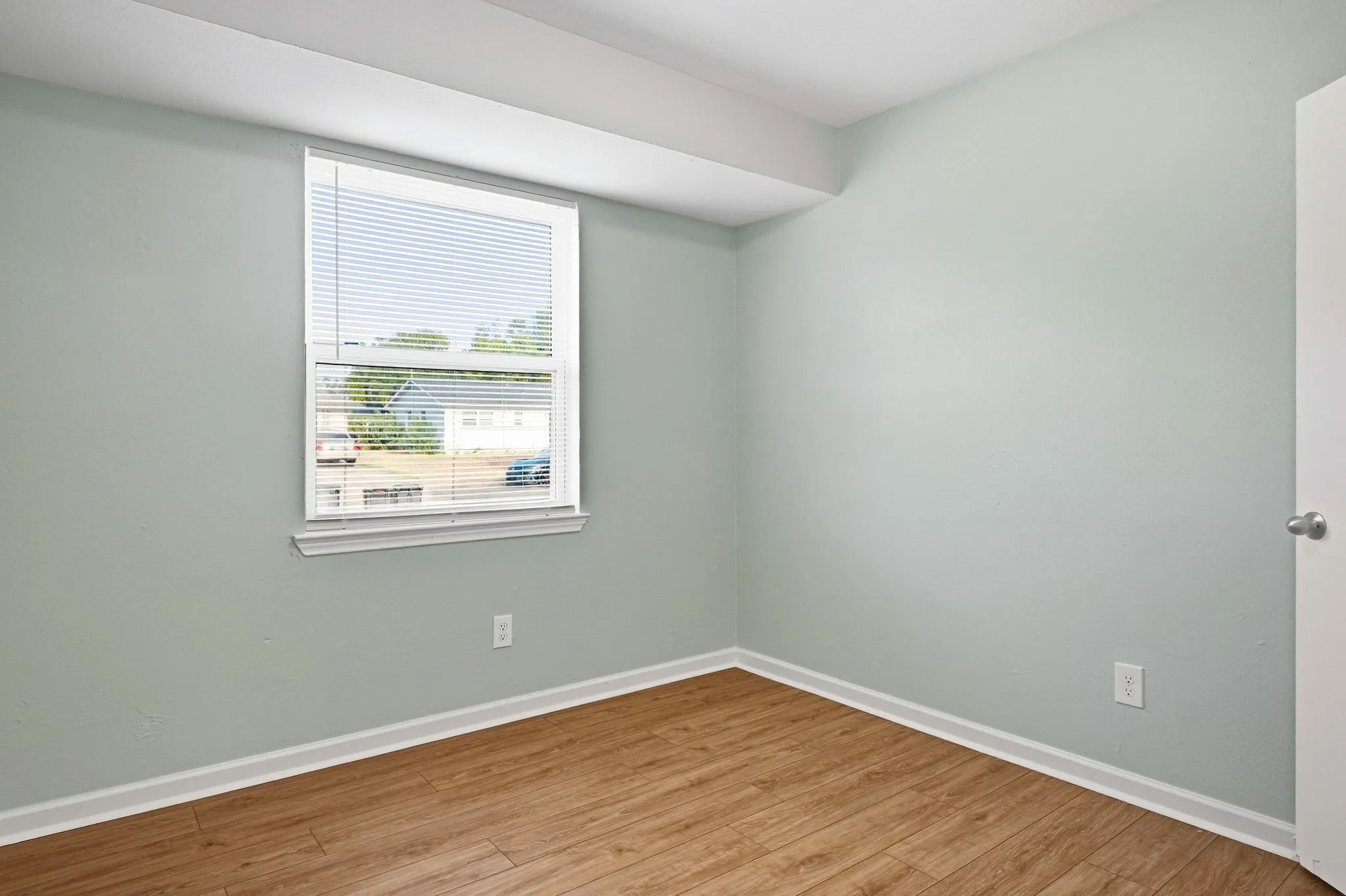 Single Family Residence For Sale in Dallas County , 1340 E Park Drive, Mesquite, Texas 75149, 3 Bedroom, 1 Bathroom, 1 Garage spaces, 1,192 Sqft, built in 1962, mls#21385567, Real Estate Agent in Mesquite, Homes For Sale in Dallas county, Homes For Sale in Mesquite, Realtor in Mesquite Texas, Real Estate Brokerage Independent Realty Texas, Luminita Cordes Realtor