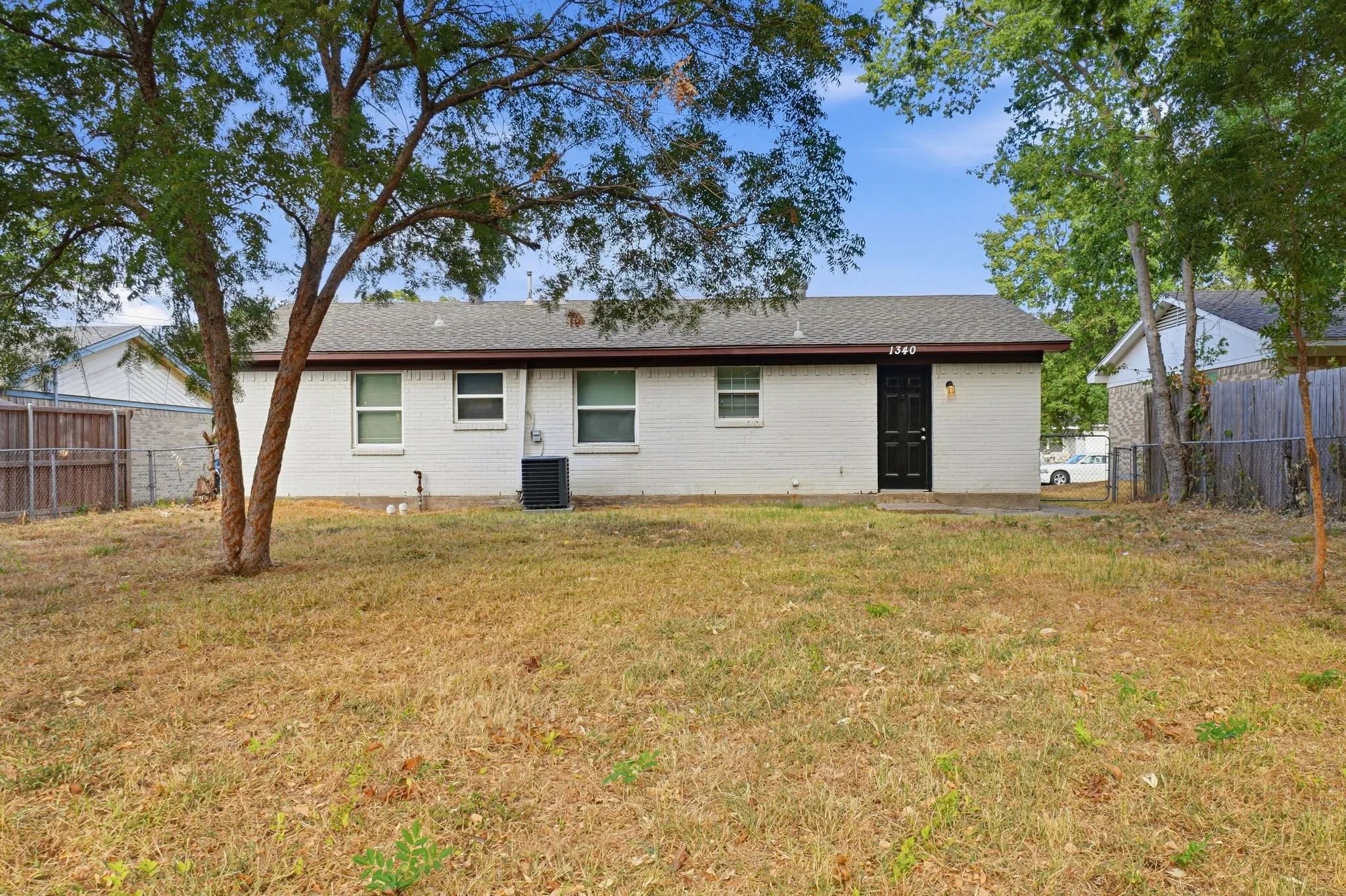 Single Family Residence For Sale in Dallas County , 1340 E Park Drive, Mesquite, Texas 75149, 3 Bedroom, 1 Bathroom, 1 Garage spaces, 1,192 Sqft, built in 1962, mls#21385567, Real Estate Agent in Mesquite, Homes For Sale in Dallas county, Homes For Sale in Mesquite, Realtor in Mesquite Texas, Real Estate Brokerage Independent Realty Texas, Luminita Cordes Realtor