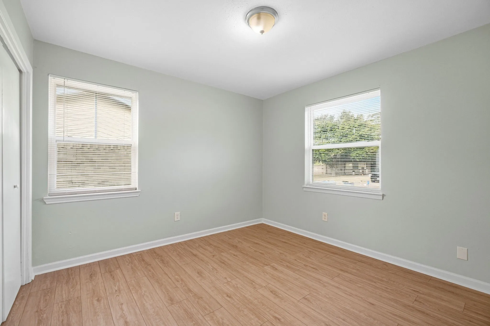 Single Family Residence For Sale in Dallas County , 1340 E Park Drive, Mesquite, Texas 75149, 3 Bedroom, 1 Bathroom, 1 Garage spaces, 1,192 Sqft, built in 1962, mls#21385567, Real Estate Agent in Mesquite, Homes For Sale in Dallas county, Homes For Sale in Mesquite, Realtor in Mesquite Texas, Real Estate Brokerage Independent Realty Texas, Luminita Cordes Realtor