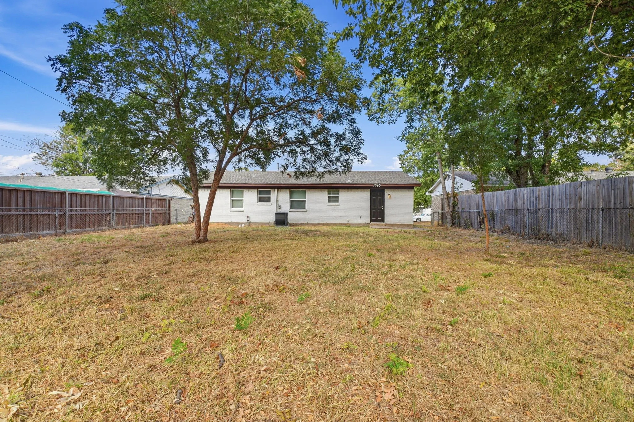 Single Family Residence For Sale in Dallas County , 1340 E Park Drive, Mesquite, Texas 75149, 3 Bedroom, 1 Bathroom, 1 Garage spaces, 1,192 Sqft, built in 1962, mls#21385567, Real Estate Agent in Mesquite, Homes For Sale in Dallas county, Homes For Sale in Mesquite, Realtor in Mesquite Texas, Real Estate Brokerage Independent Realty Texas, Luminita Cordes Realtor