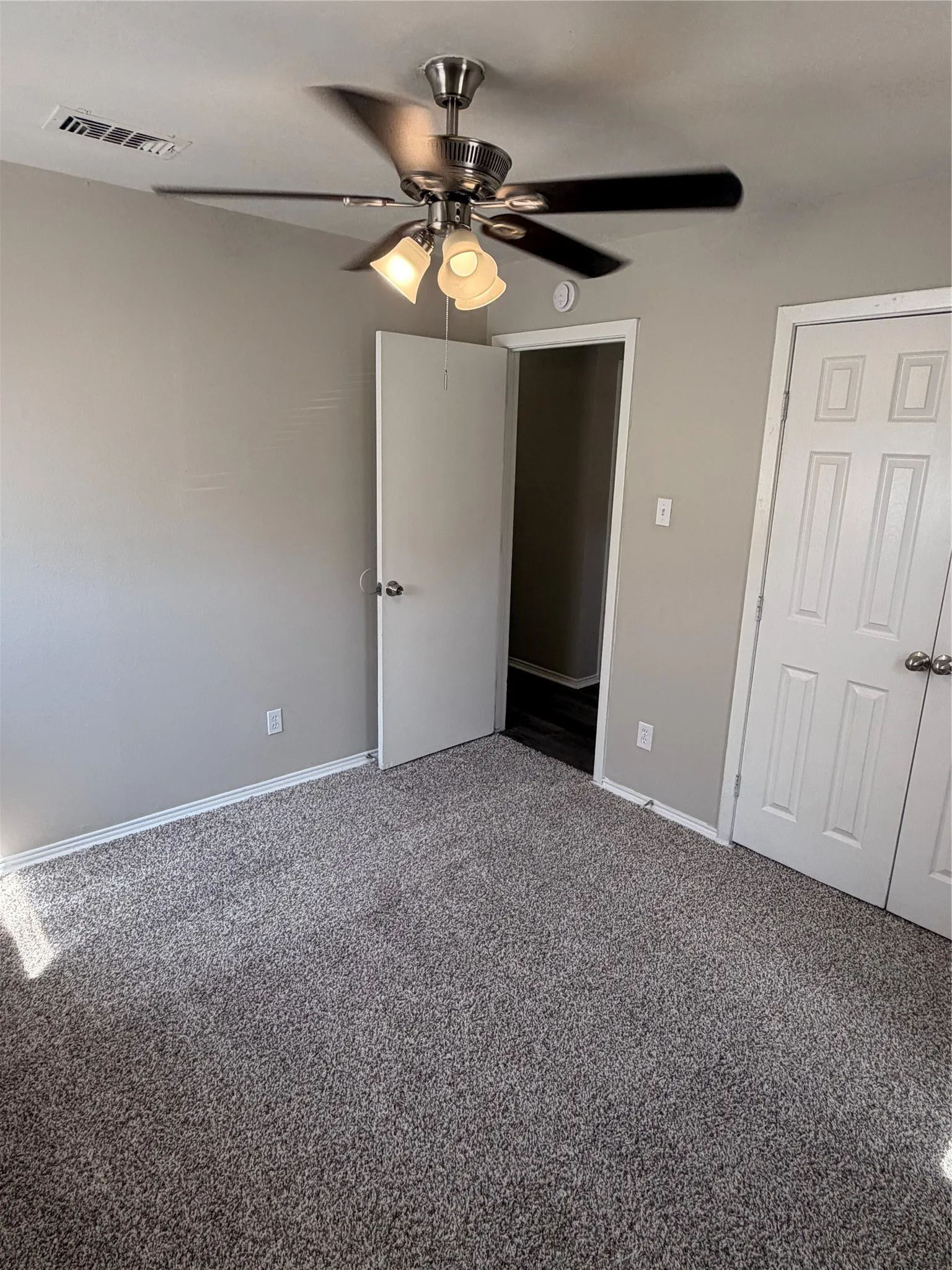 Single Family Residence For Rent in Tarrant County , 2510 S Fielder Road, Arlington, Texas 76015, 3 Bedroom, 2 Bathroom, 2 Garage spaces, 1,252 Sqft, built in 1967, mls#21385928, Real Estate Agent in Arlington, Homes For Rent in Tarrant county, Homes For Rent in Arlington, Realtor in Arlington Texas, Real Estate Brokerage Independent Realty Texas, Luminita Cordes Realtor