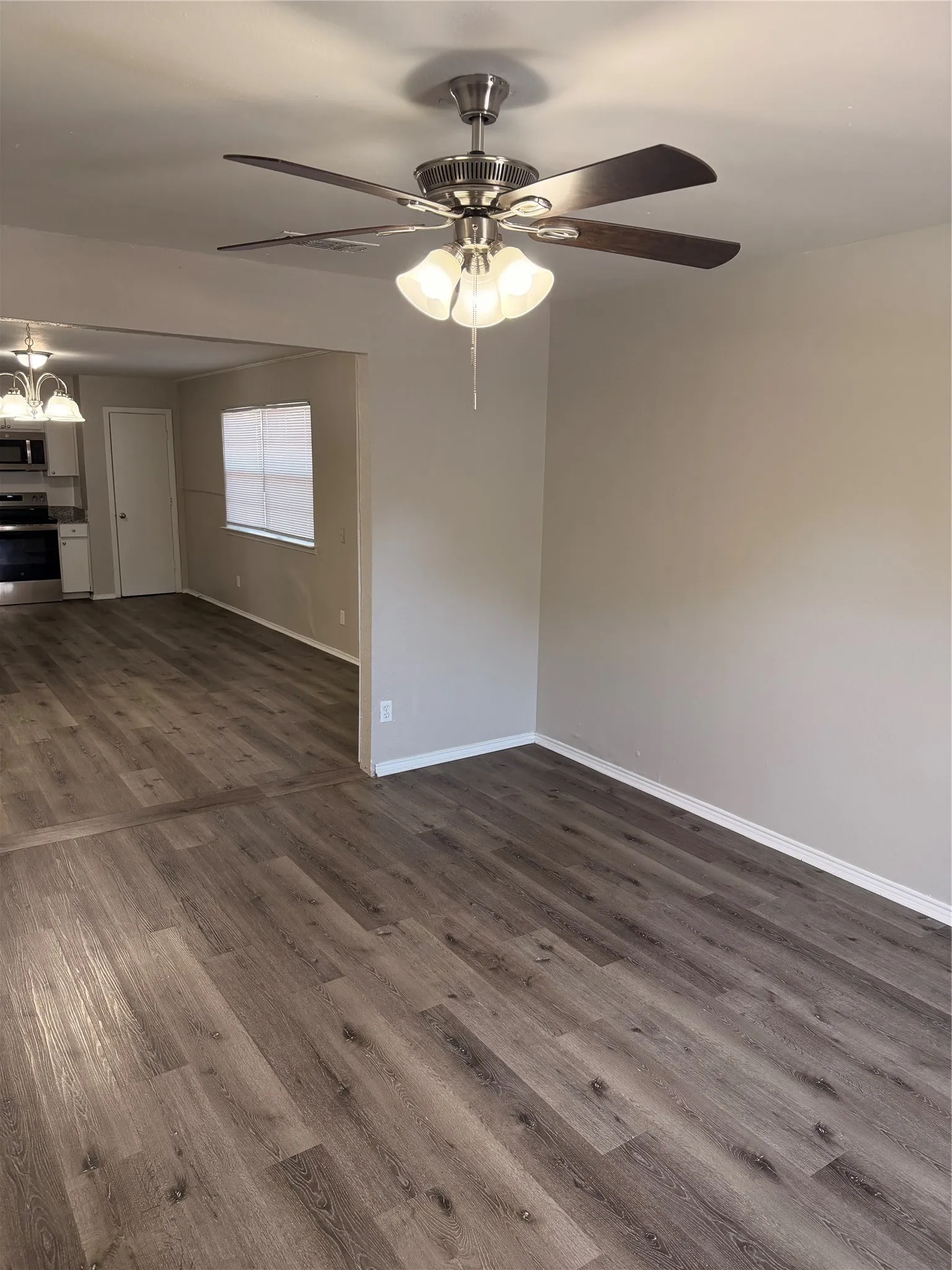 Single Family Residence For Rent in Tarrant County , 2510 S Fielder Road, Arlington, Texas 76015, 3 Bedroom, 2 Bathroom, 2 Garage spaces, 1,252 Sqft, built in 1967, mls#21385928, Real Estate Agent in Arlington, Homes For Rent in Tarrant county, Homes For Rent in Arlington, Realtor in Arlington Texas, Real Estate Brokerage Independent Realty Texas, Luminita Cordes Realtor