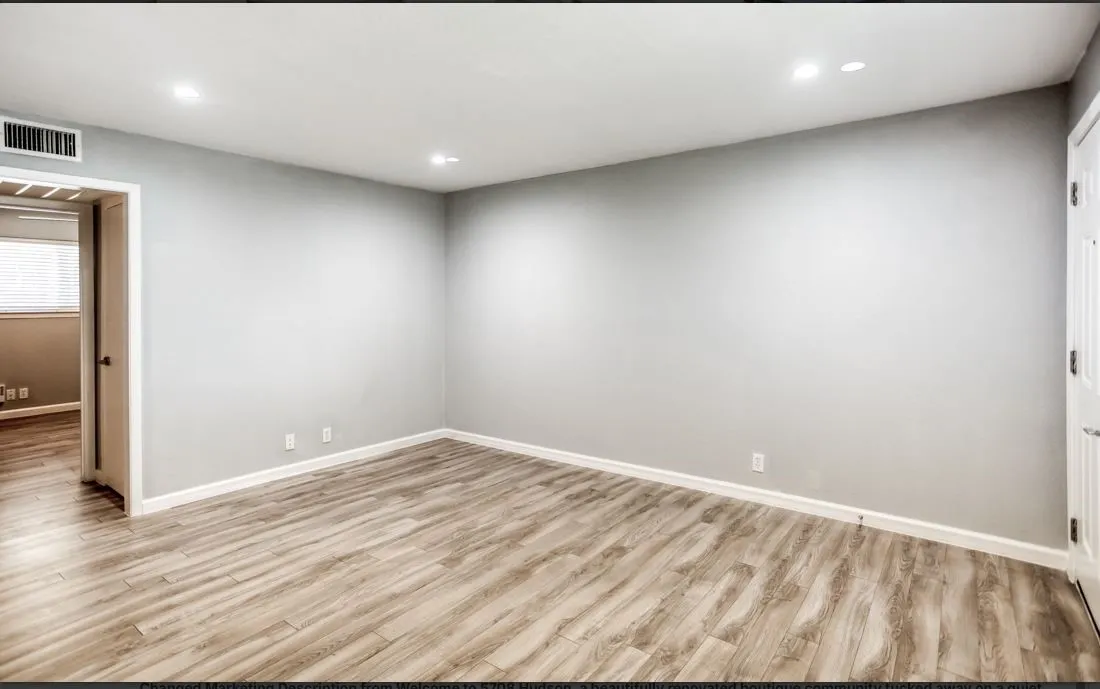 Apartment For Rent in Dallas County , 5708 Hudson Street 11, Dallas, Texas 75206, 1 Bedroom, 1 Bathroom, Garage spaces, 5,509 Sqft, built in 1964, mls#21385827, Real Estate Agent in Dallas, Homes For Rent in Dallas county, Homes For Rent in Dallas, Realtor in Dallas Texas, Real Estate Brokerage Independent Realty Texas, Luminita Cordes Realtor