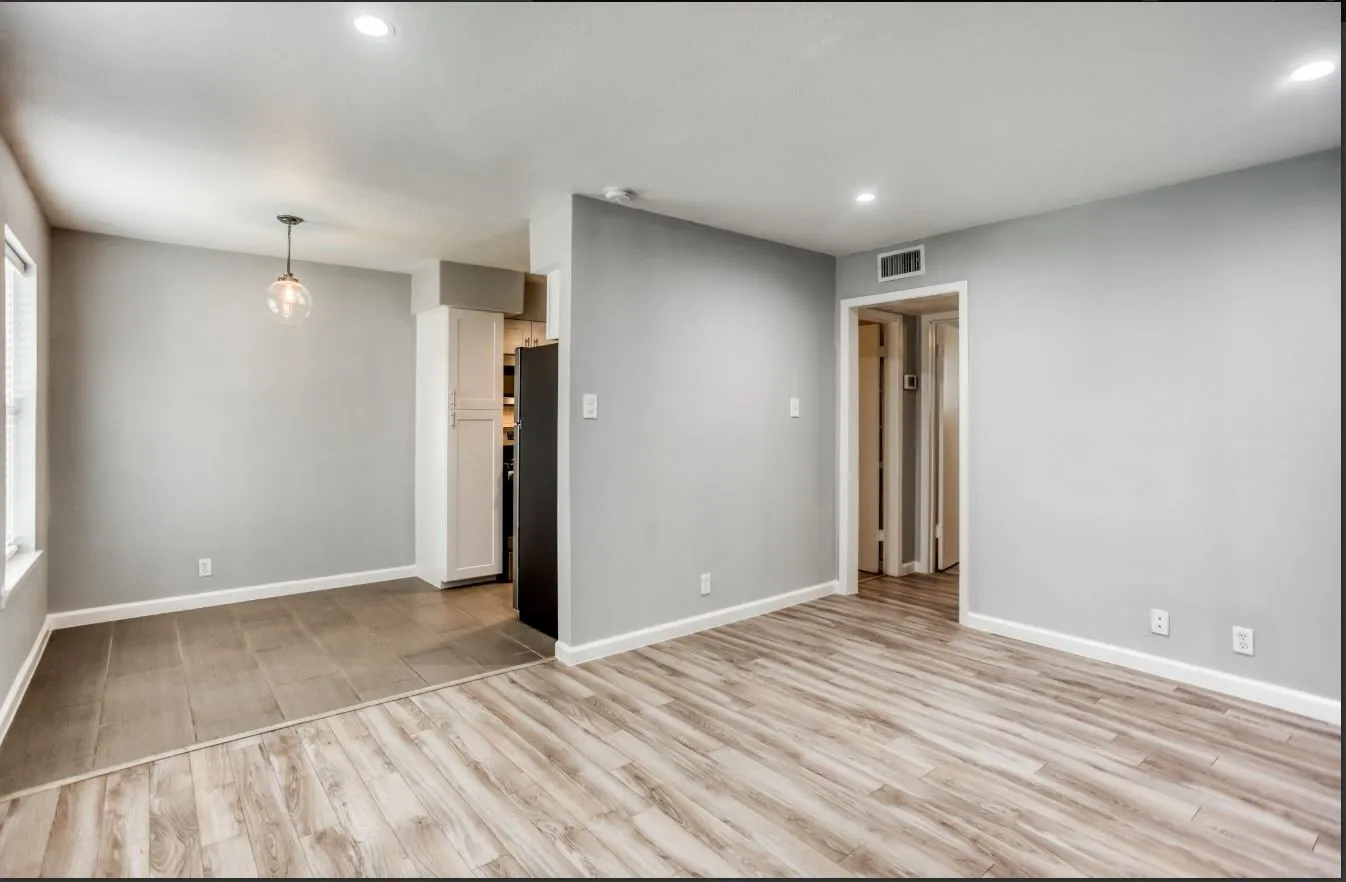 Apartment For Rent in Dallas County , 5708 Hudson Street 11, Dallas, Texas 75206, 1 Bedroom, 1 Bathroom, Garage spaces, 5,509 Sqft, built in 1964, mls#21385827, Real Estate Agent in Dallas, Homes For Rent in Dallas county, Homes For Rent in Dallas, Realtor in Dallas Texas, Real Estate Brokerage Independent Realty Texas, Luminita Cordes Realtor
