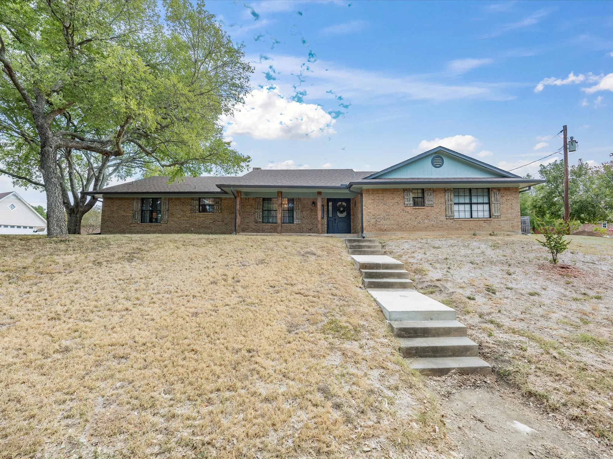 Single Family Residence For Sale in Hill County , 75 Delmore Drive, Hillsboro, Texas 76645, 3 Bedroom, 2 Bathroom, 2 Garage spaces, 1,341 Sqft, built in 1983, mls#21378588, Real Estate Agent in Hillsboro, Homes For Sale in Hill county, Homes For Sale in Hillsboro, Realtor in Hillsboro Texas, Real Estate Brokerage Independent Realty Texas, Luminita Cordes Realtor
