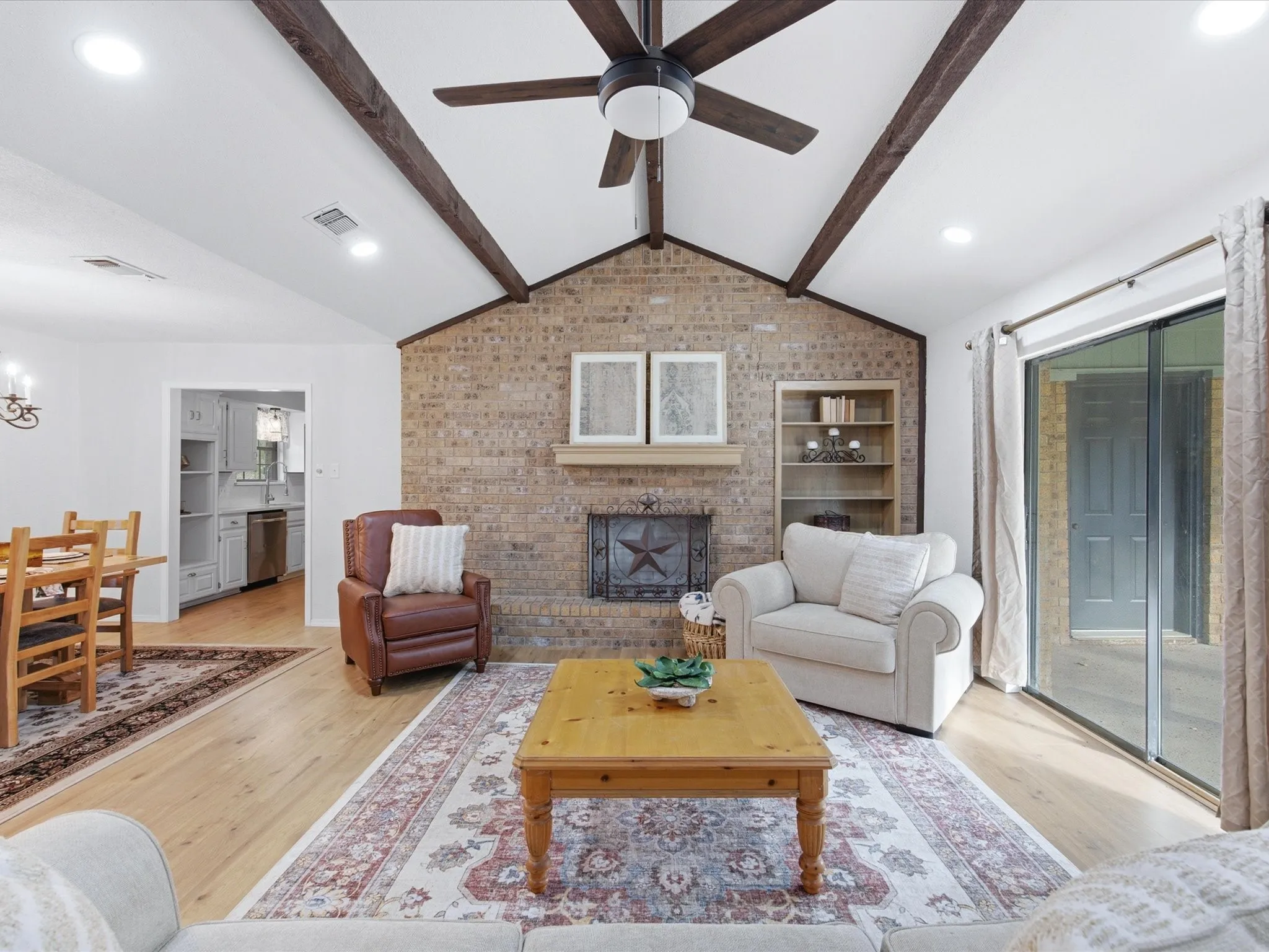 Single Family Residence For Sale in Hill County , 75 Delmore Drive, Hillsboro, Texas 76645, 3 Bedroom, 2 Bathroom, 2 Garage spaces, 1,341 Sqft, built in 1983, mls#21378588, Real Estate Agent in Hillsboro, Homes For Sale in Hill county, Homes For Sale in Hillsboro, Realtor in Hillsboro Texas, Real Estate Brokerage Independent Realty Texas, Luminita Cordes Realtor