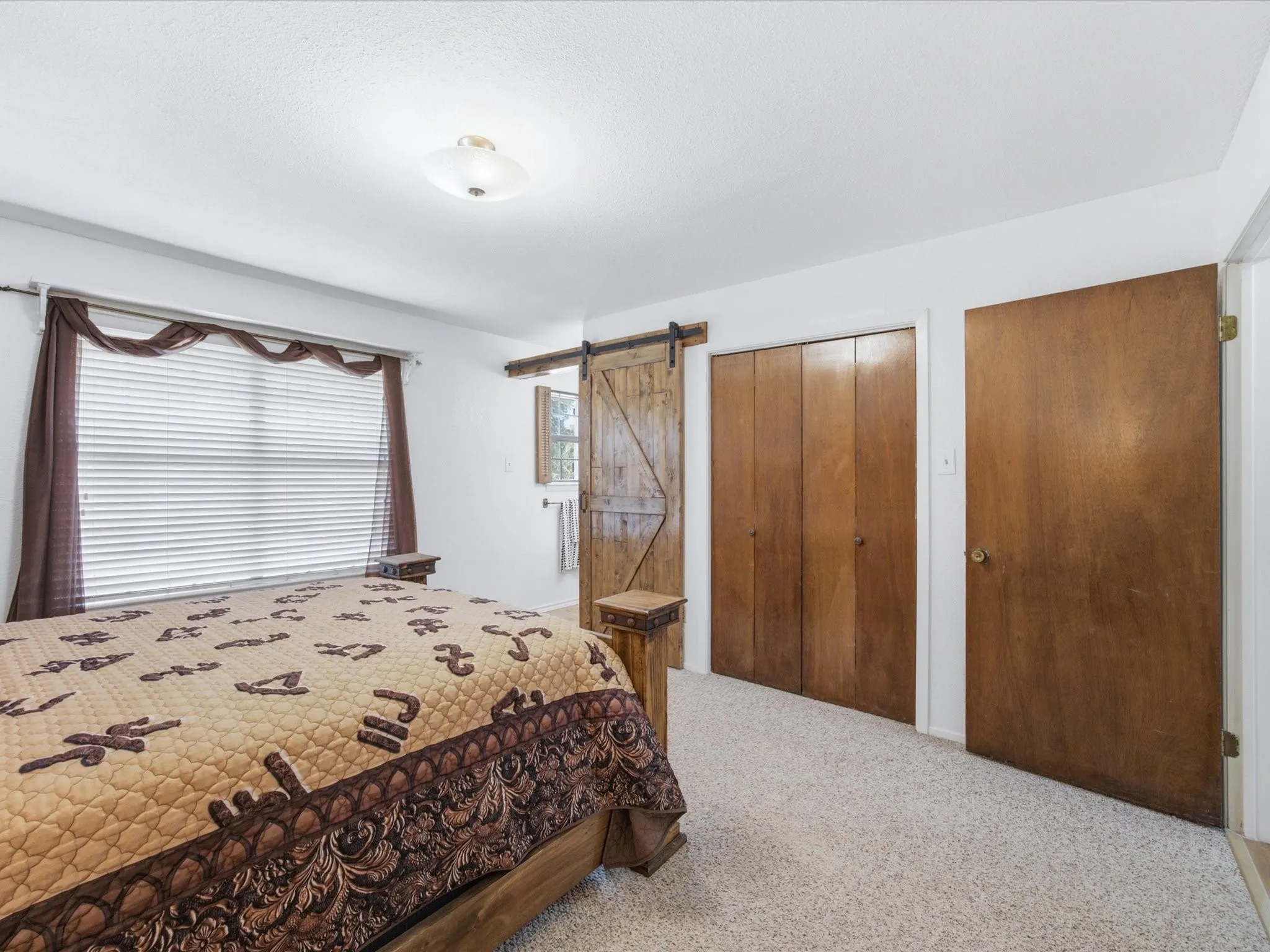 Single Family Residence For Sale in Hill County , 75 Delmore Drive, Hillsboro, Texas 76645, 3 Bedroom, 2 Bathroom, 2 Garage spaces, 1,341 Sqft, built in 1983, mls#21378588, Real Estate Agent in Hillsboro, Homes For Sale in Hill county, Homes For Sale in Hillsboro, Realtor in Hillsboro Texas, Real Estate Brokerage Independent Realty Texas, Luminita Cordes Realtor