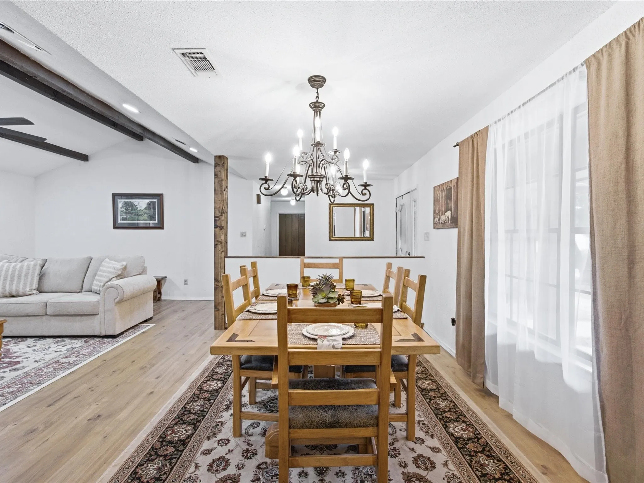 Single Family Residence For Sale in Hill County , 75 Delmore Drive, Hillsboro, Texas 76645, 3 Bedroom, 2 Bathroom, 2 Garage spaces, 1,341 Sqft, built in 1983, mls#21378588, Real Estate Agent in Hillsboro, Homes For Sale in Hill county, Homes For Sale in Hillsboro, Realtor in Hillsboro Texas, Real Estate Brokerage Independent Realty Texas, Luminita Cordes Realtor