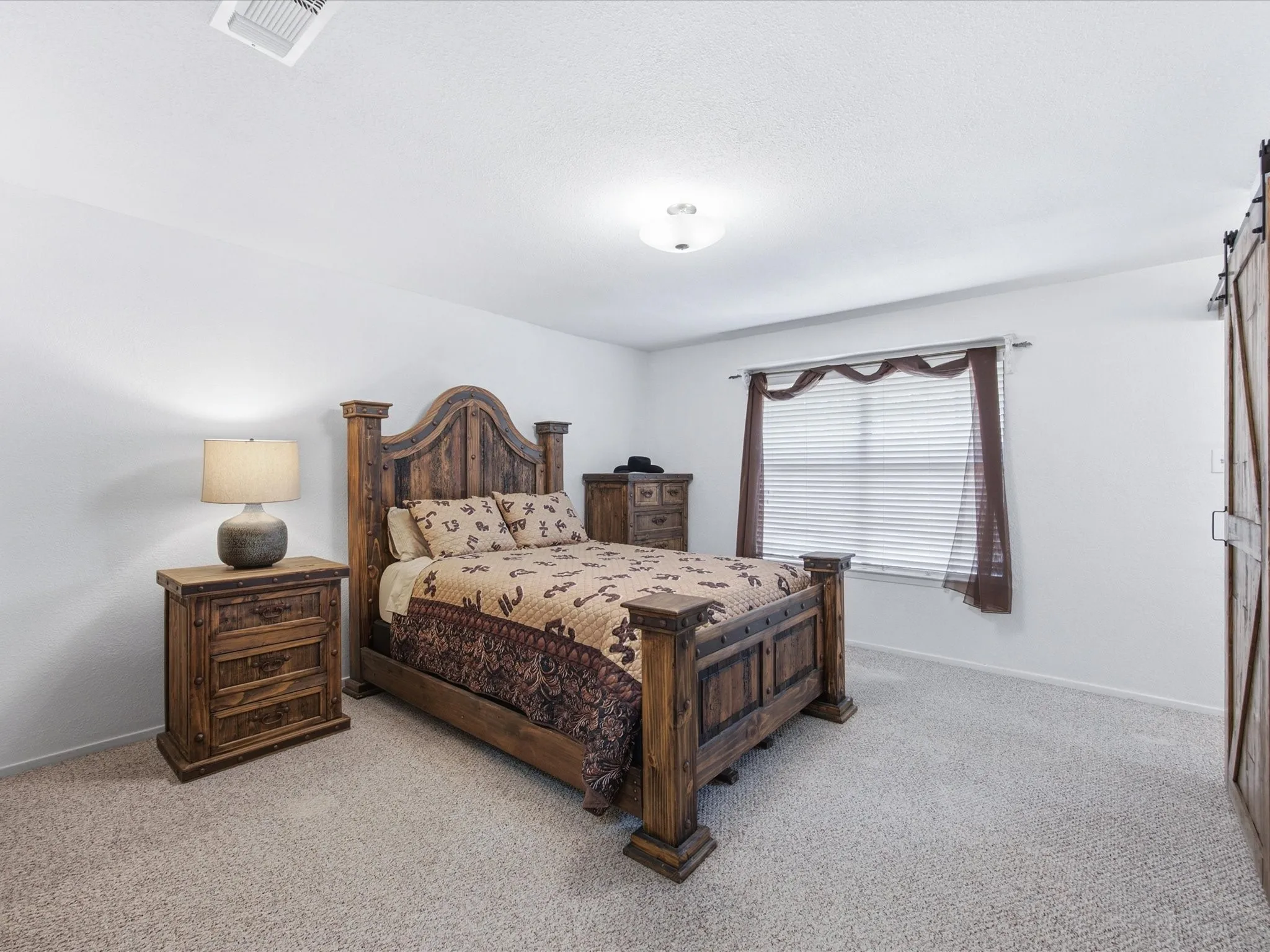 Single Family Residence For Sale in Hill County , 75 Delmore Drive, Hillsboro, Texas 76645, 3 Bedroom, 2 Bathroom, 2 Garage spaces, 1,341 Sqft, built in 1983, mls#21378588, Real Estate Agent in Hillsboro, Homes For Sale in Hill county, Homes For Sale in Hillsboro, Realtor in Hillsboro Texas, Real Estate Brokerage Independent Realty Texas, Luminita Cordes Realtor