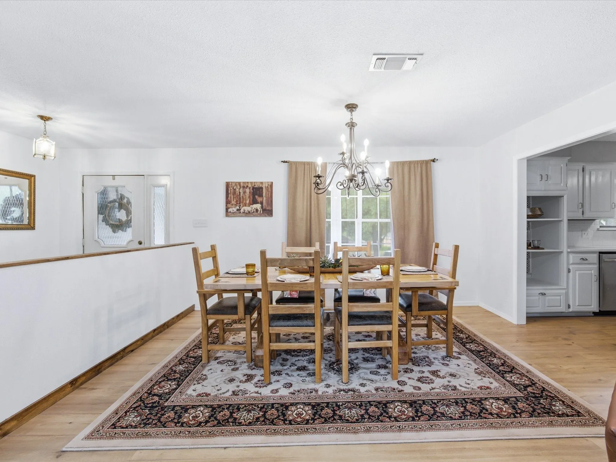 Single Family Residence For Sale in Hill County , 75 Delmore Drive, Hillsboro, Texas 76645, 3 Bedroom, 2 Bathroom, 2 Garage spaces, 1,341 Sqft, built in 1983, mls#21378588, Real Estate Agent in Hillsboro, Homes For Sale in Hill county, Homes For Sale in Hillsboro, Realtor in Hillsboro Texas, Real Estate Brokerage Independent Realty Texas, Luminita Cordes Realtor