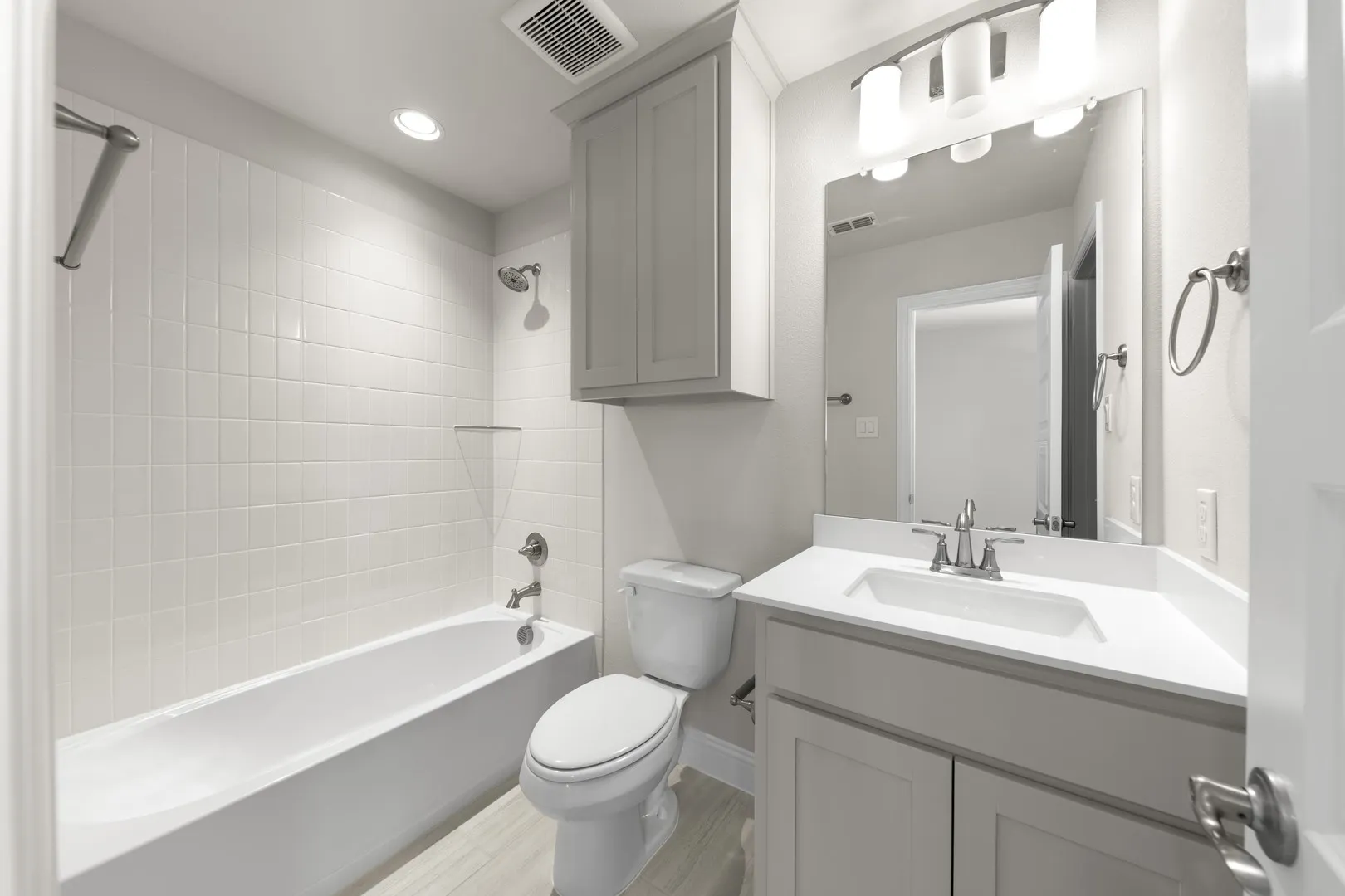 24. 708 Splendor - 3RD Bath
