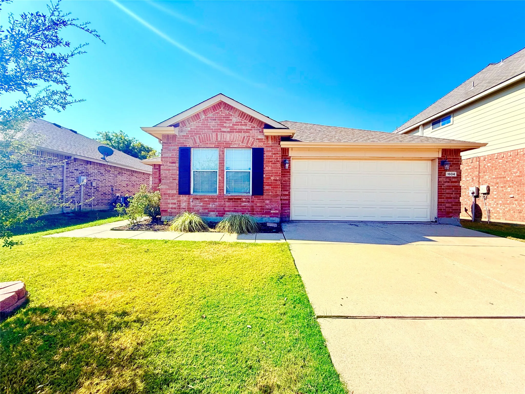 Single Family Residence For Rent in Tarrant County , 1604 Quail Springs Circle, Fort Worth, Texas 76177, 3 Bedroom, 2 Bathroom, 2 Garage spaces, 1,584 Sqft, built in 2008, mls#21385900, Real Estate Agent in Fort Worth, Homes For Rent in Tarrant county, Homes For Rent in Fort Worth, Realtor in Fort Worth Texas, Real Estate Brokerage Independent Realty Texas, Luminita Cordes Realtor