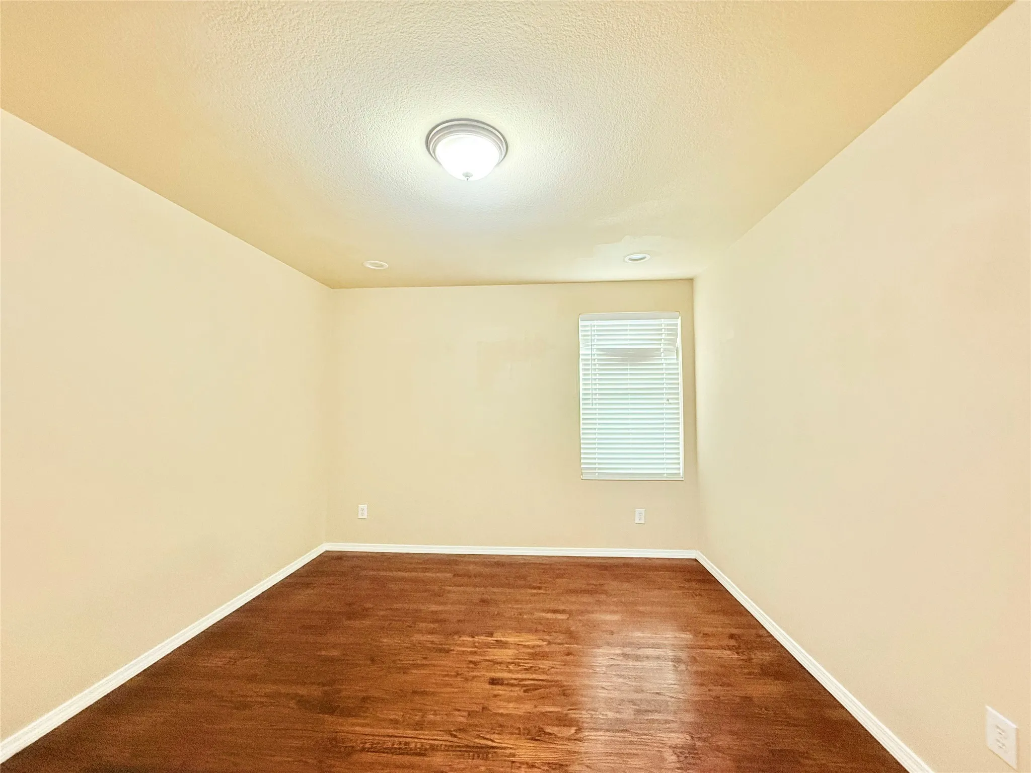 Single Family Residence For Rent in Tarrant County , 1604 Quail Springs Circle, Fort Worth, Texas 76177, 3 Bedroom, 2 Bathroom, 2 Garage spaces, 1,584 Sqft, built in 2008, mls#21385900, Real Estate Agent in Fort Worth, Homes For Rent in Tarrant county, Homes For Rent in Fort Worth, Realtor in Fort Worth Texas, Real Estate Brokerage Independent Realty Texas, Luminita Cordes Realtor