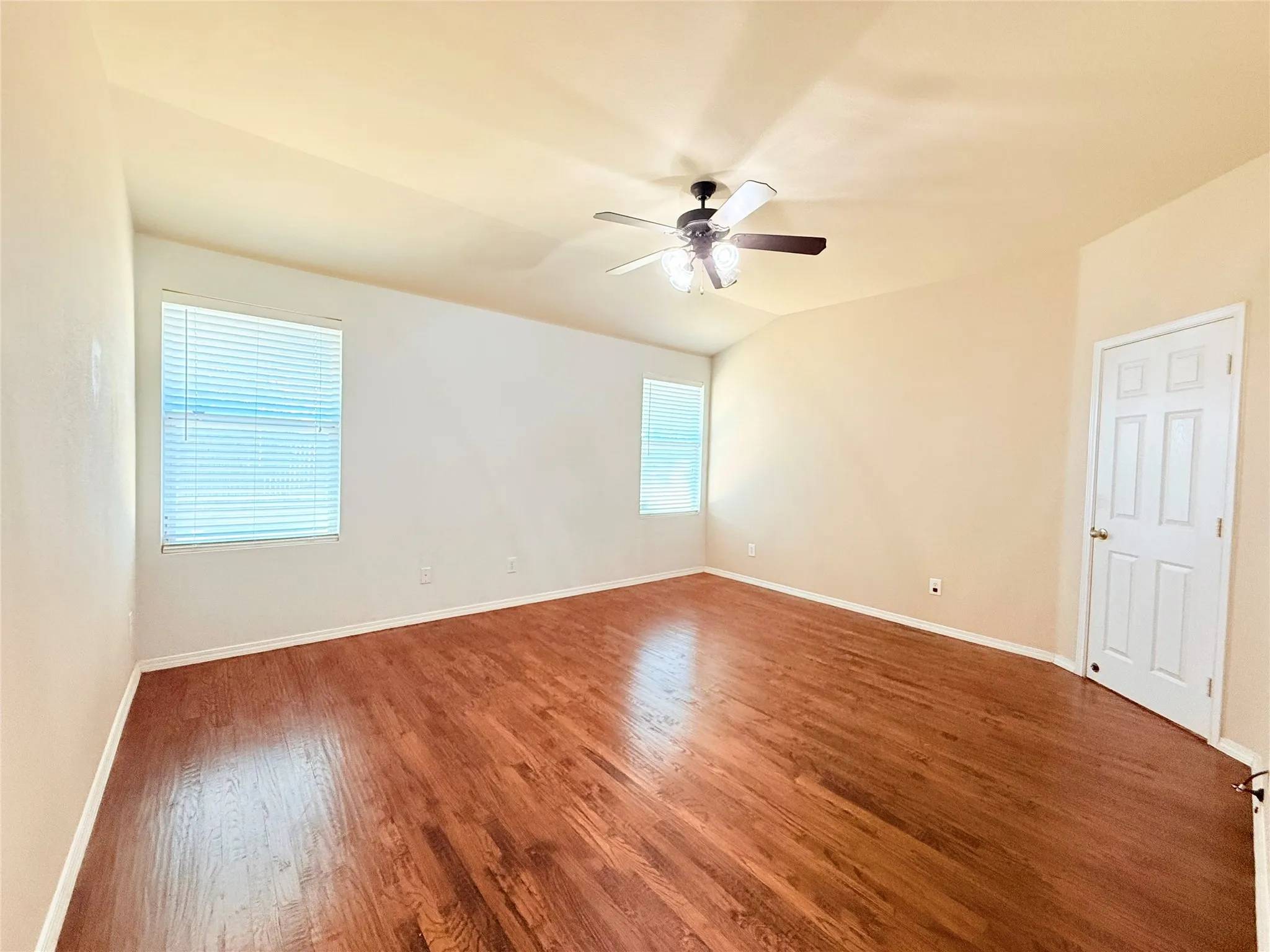 Single Family Residence For Rent in Tarrant County , 1604 Quail Springs Circle, Fort Worth, Texas 76177, 3 Bedroom, 2 Bathroom, 2 Garage spaces, 1,584 Sqft, built in 2008, mls#21385900, Real Estate Agent in Fort Worth, Homes For Rent in Tarrant county, Homes For Rent in Fort Worth, Realtor in Fort Worth Texas, Real Estate Brokerage Independent Realty Texas, Luminita Cordes Realtor