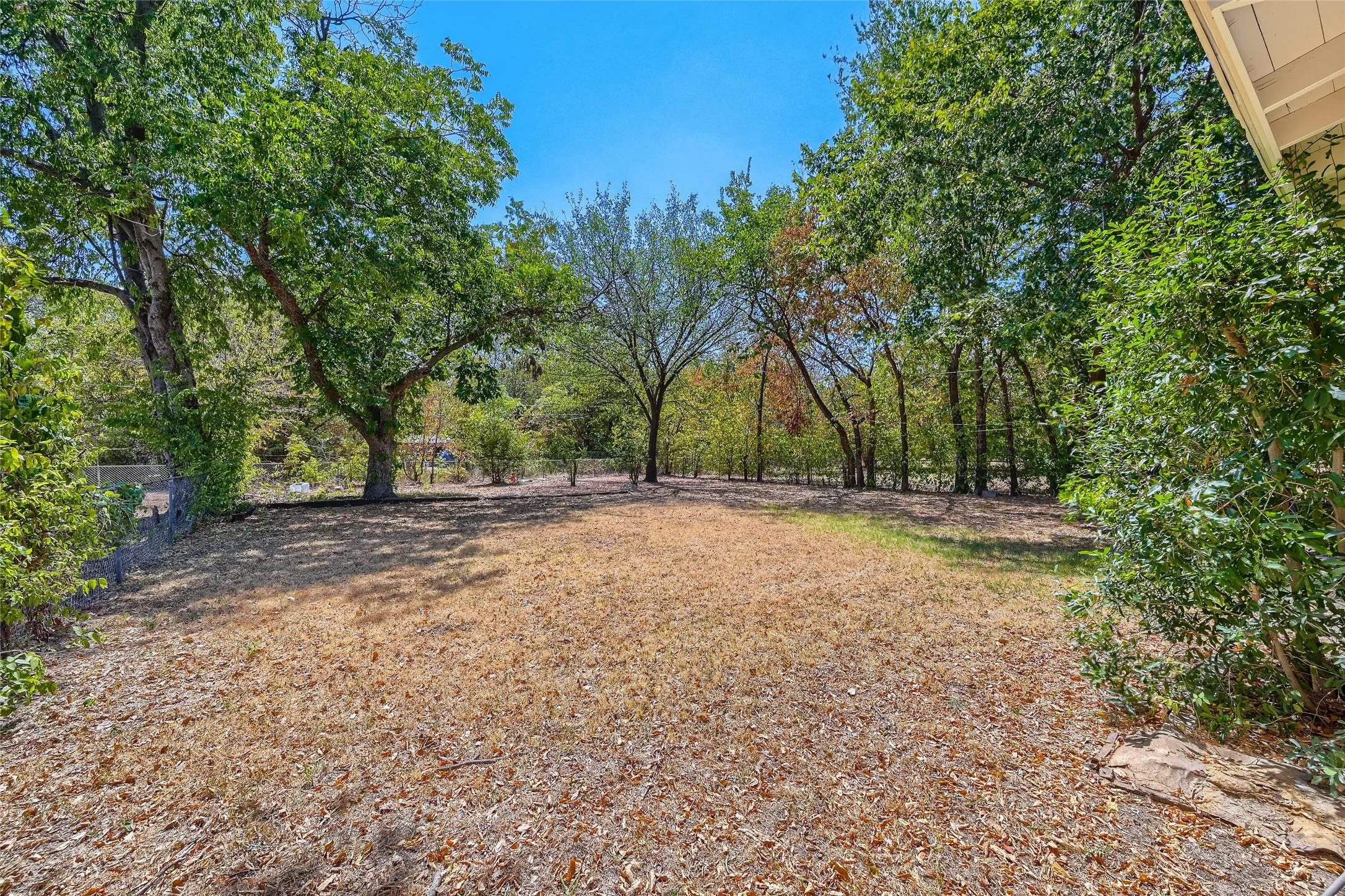Single Family Residence For Sale in Denton County , 1007 Westway Street, Denton, Texas 76201, 3 Bedroom, 1 Bathroom, 1 Garage spaces, 965 Sqft, built in 1949, mls#21384386, Real Estate Agent in Denton, Homes For Sale in Denton county, Homes For Sale in Denton, Realtor in Denton Texas, Real Estate Brokerage Independent Realty Texas, Luminita Cordes Realtor