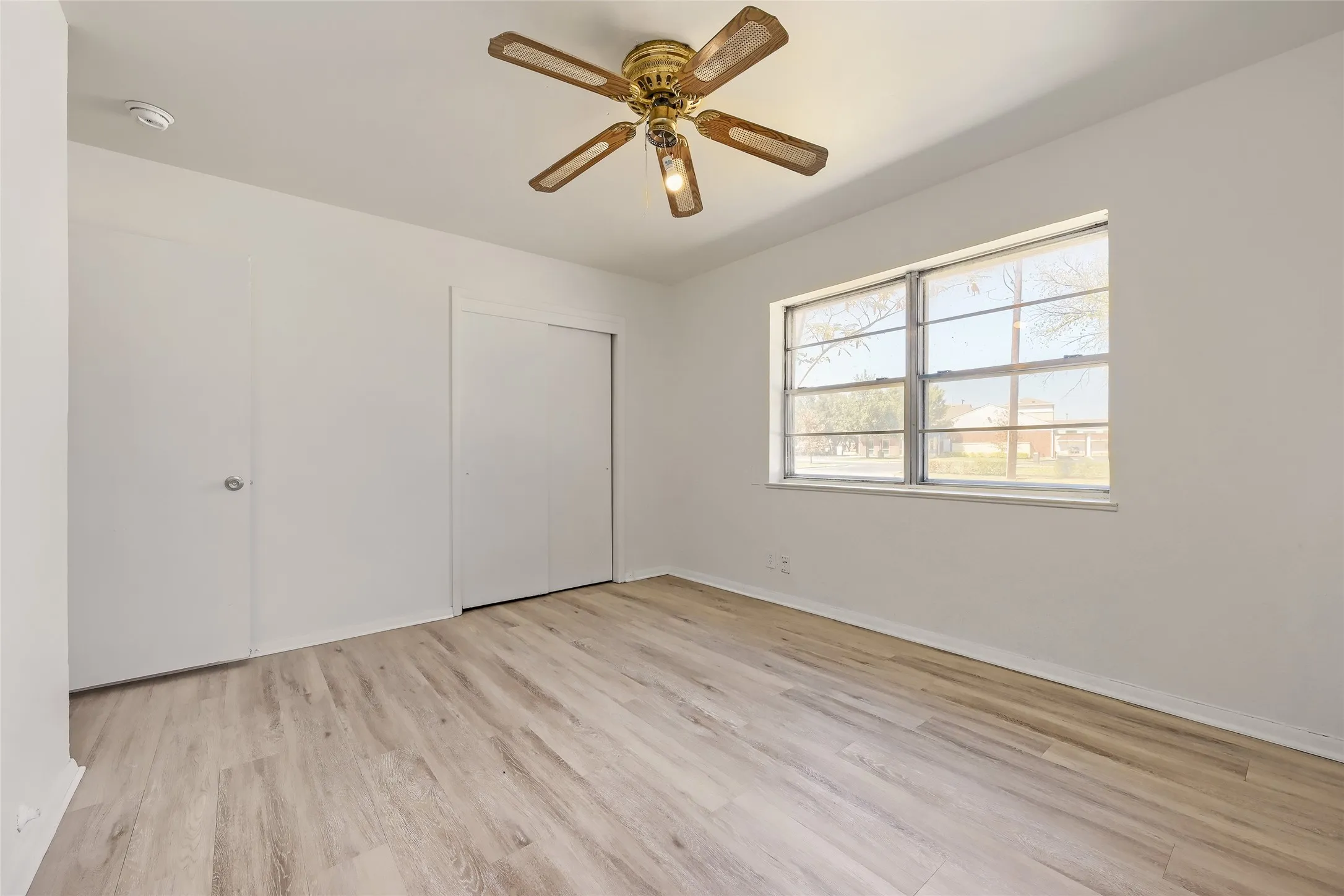 Single Family Residence For Sale in Denton County , 1007 Westway Street, Denton, Texas 76201, 3 Bedroom, 1 Bathroom, 1 Garage spaces, 965 Sqft, built in 1949, mls#21384386, Real Estate Agent in Denton, Homes For Sale in Denton county, Homes For Sale in Denton, Realtor in Denton Texas, Real Estate Brokerage Independent Realty Texas, Luminita Cordes Realtor