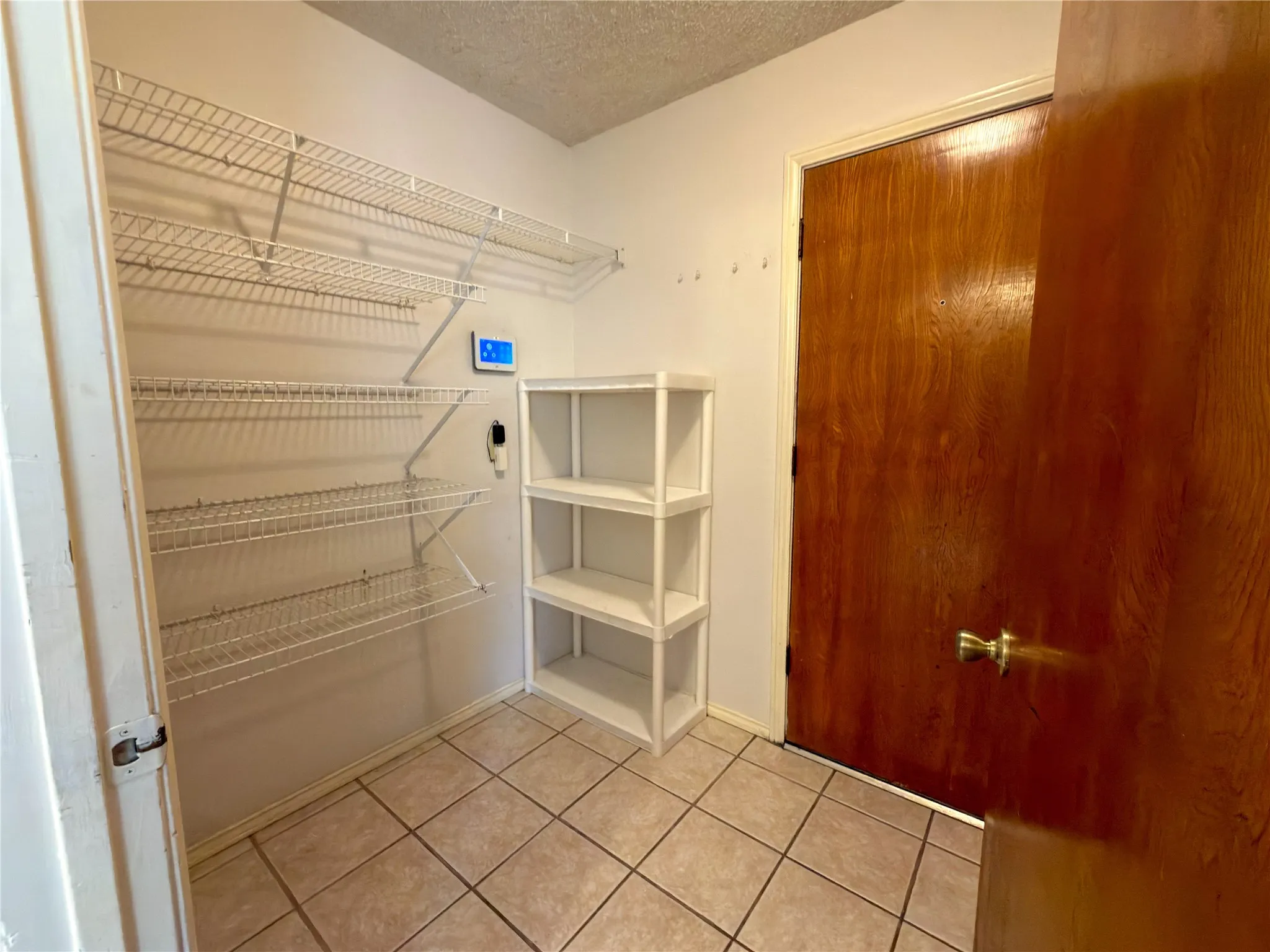 Single Family Residence For Rent in Dallas County , 520 Sumac Place, De Soto, Texas 75115, 3 Bedroom, 2 Bathroom, 2 Garage spaces, 2,067 Sqft, built in 1984, mls#21385938, Real Estate Agent in De Soto, Homes For Rent in Dallas county, Homes For Rent in De Soto, Realtor in De Soto Texas, Real Estate Brokerage Independent Realty Texas, Luminita Cordes Realtor