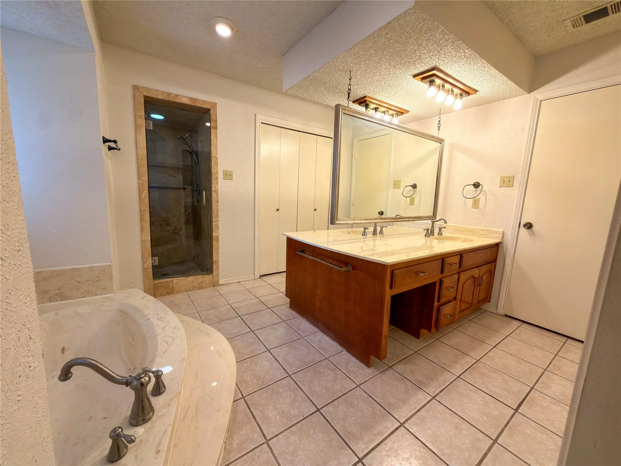 Single Family Residence For Rent in Dallas County , 520 Sumac Place, De Soto, Texas 75115, 3 Bedroom, 2 Bathroom, 2 Garage spaces, 2,067 Sqft, built in 1984, mls#21385938, Real Estate Agent in De Soto, Homes For Rent in Dallas county, Homes For Rent in De Soto, Realtor in De Soto Texas, Real Estate Brokerage Independent Realty Texas, Luminita Cordes Realtor