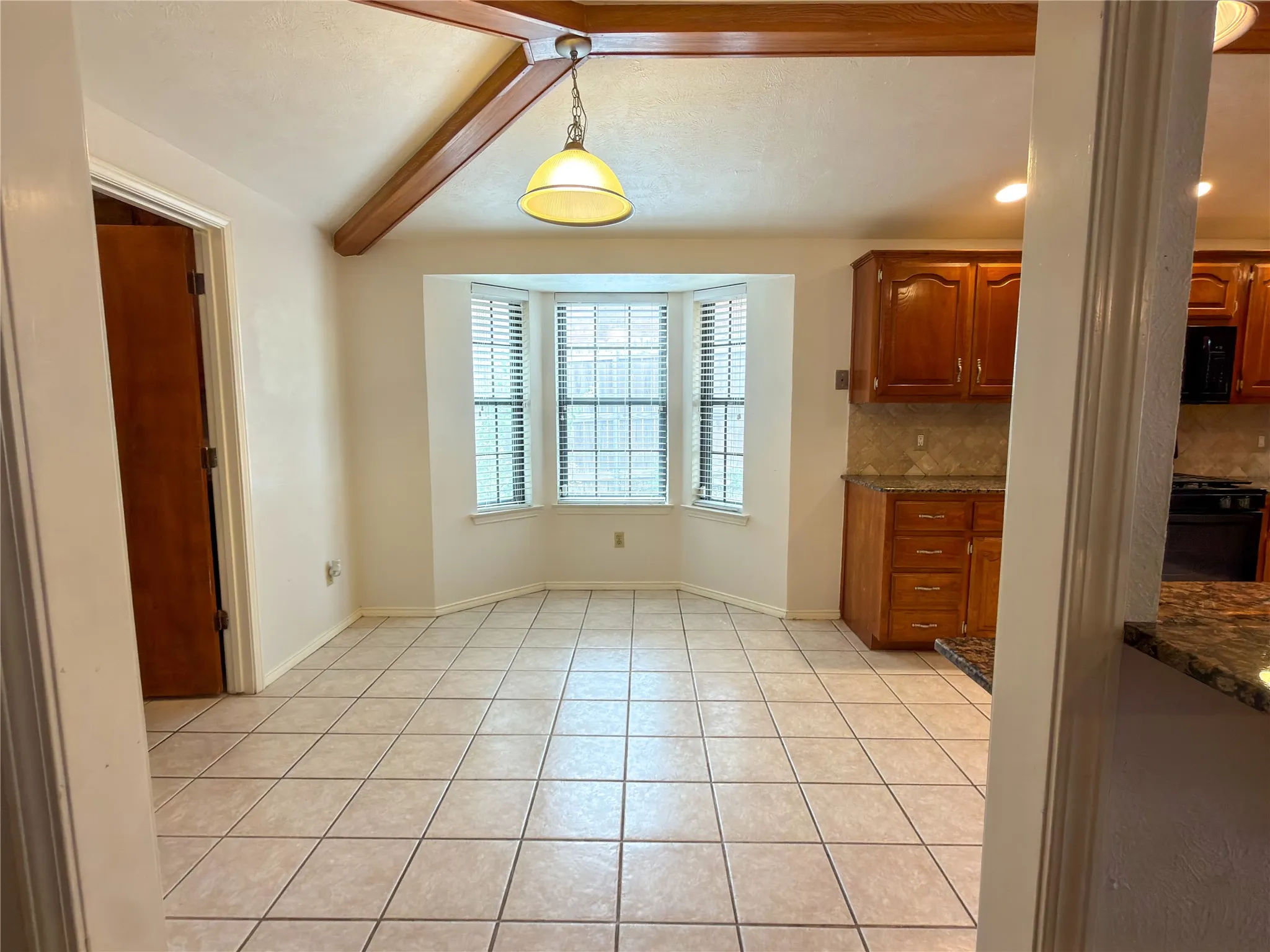 Single Family Residence For Rent in Dallas County , 520 Sumac Place, De Soto, Texas 75115, 3 Bedroom, 2 Bathroom, 2 Garage spaces, 2,067 Sqft, built in 1984, mls#21385938, Real Estate Agent in De Soto, Homes For Rent in Dallas county, Homes For Rent in De Soto, Realtor in De Soto Texas, Real Estate Brokerage Independent Realty Texas, Luminita Cordes Realtor