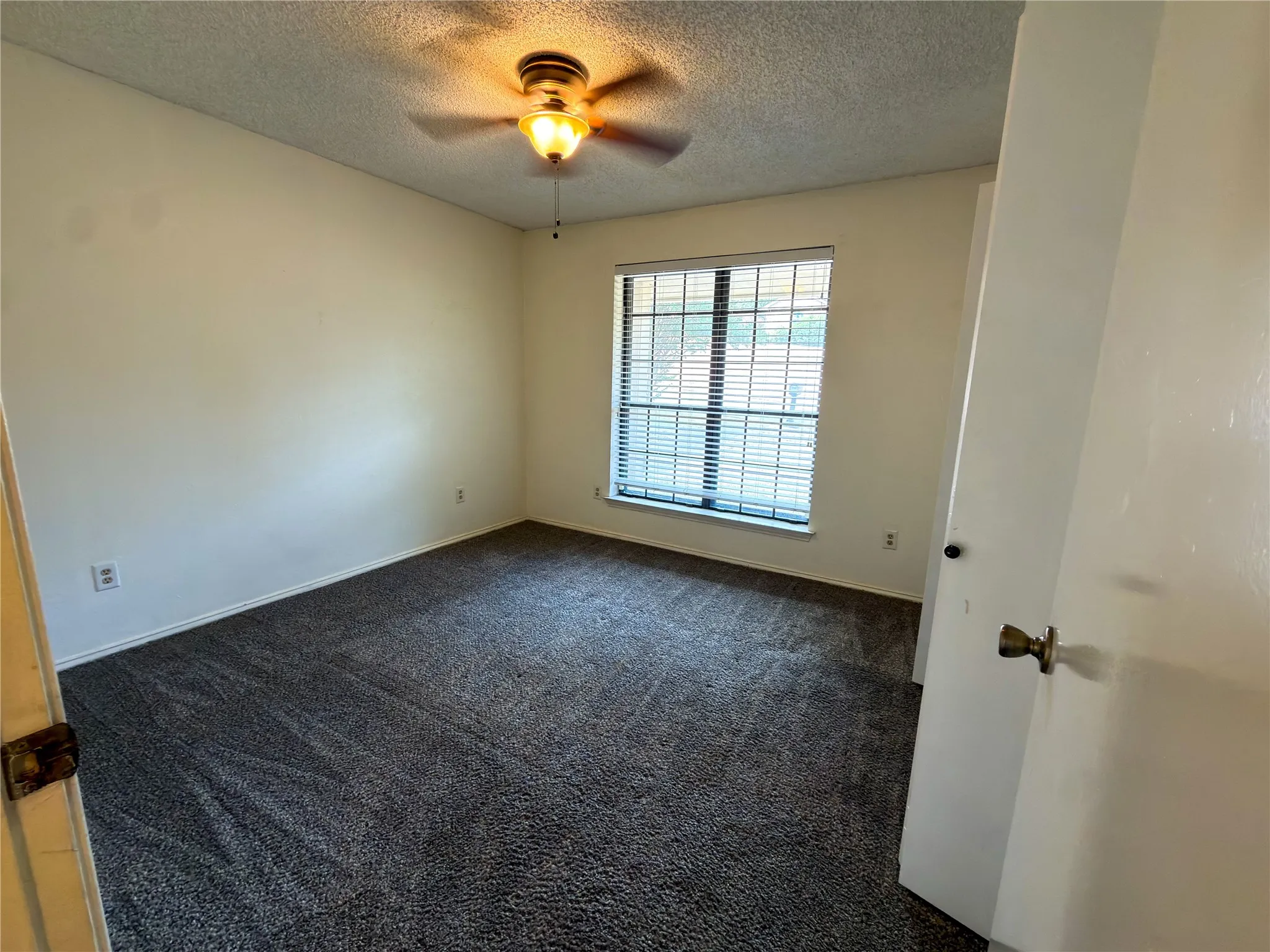 Single Family Residence For Rent in Dallas County , 520 Sumac Place, De Soto, Texas 75115, 3 Bedroom, 2 Bathroom, 2 Garage spaces, 2,067 Sqft, built in 1984, mls#21385938, Real Estate Agent in De Soto, Homes For Rent in Dallas county, Homes For Rent in De Soto, Realtor in De Soto Texas, Real Estate Brokerage Independent Realty Texas, Luminita Cordes Realtor