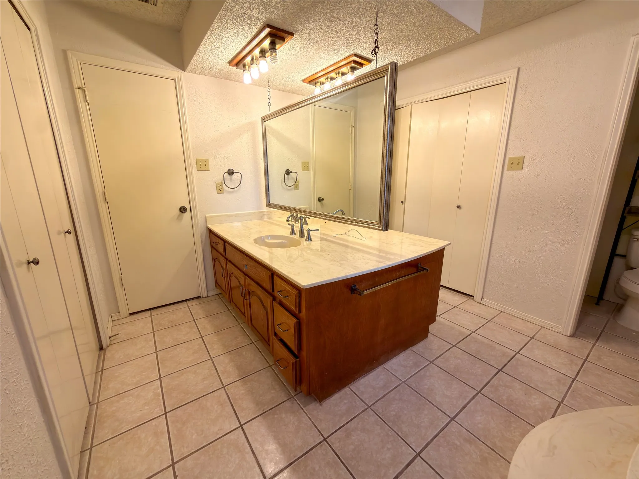 Single Family Residence For Rent in Dallas County , 520 Sumac Place, De Soto, Texas 75115, 3 Bedroom, 2 Bathroom, 2 Garage spaces, 2,067 Sqft, built in 1984, mls#21385938, Real Estate Agent in De Soto, Homes For Rent in Dallas county, Homes For Rent in De Soto, Realtor in De Soto Texas, Real Estate Brokerage Independent Realty Texas, Luminita Cordes Realtor