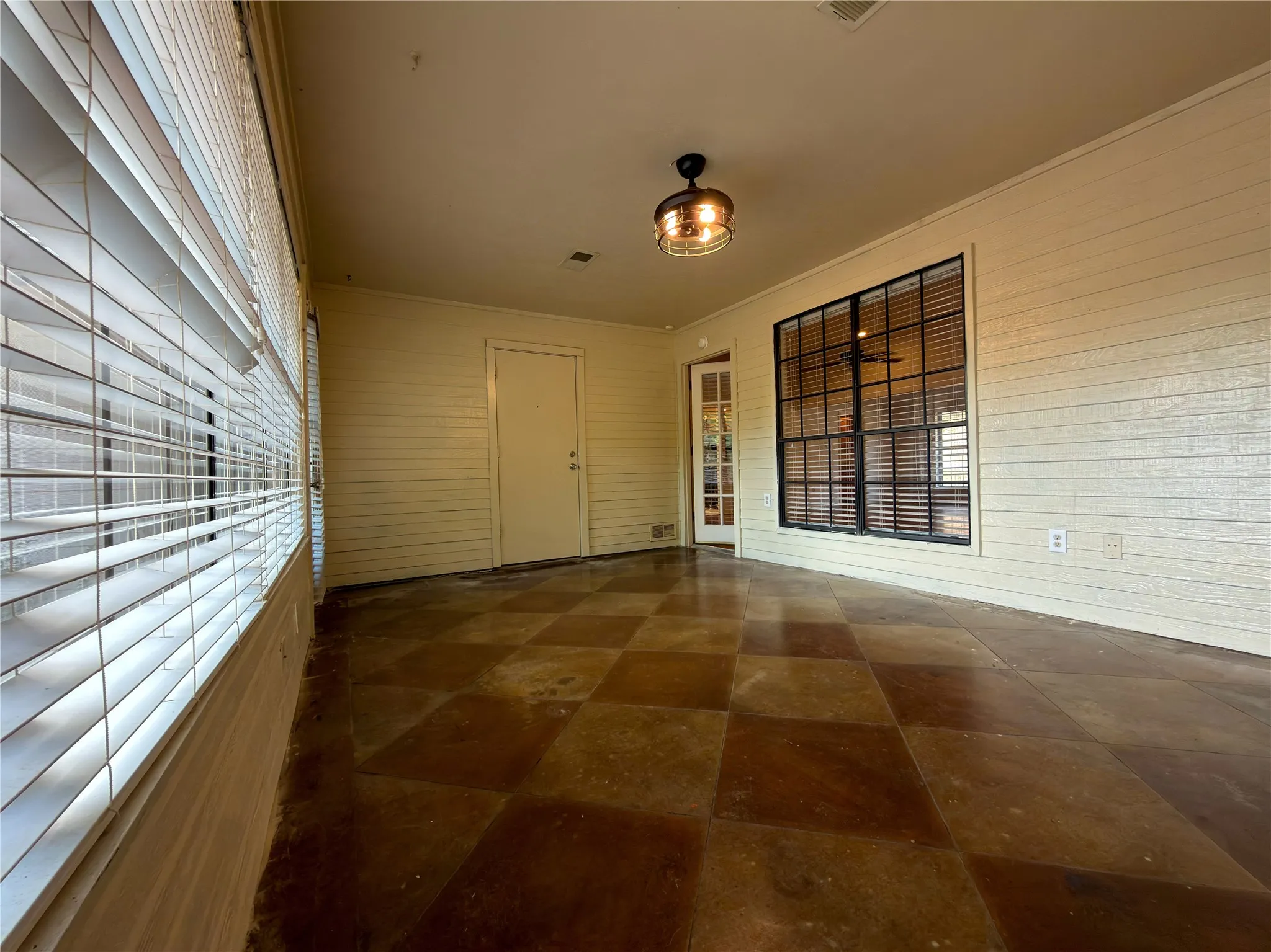 Single Family Residence For Rent in Dallas County , 520 Sumac Place, De Soto, Texas 75115, 3 Bedroom, 2 Bathroom, 2 Garage spaces, 2,067 Sqft, built in 1984, mls#21385938, Real Estate Agent in De Soto, Homes For Rent in Dallas county, Homes For Rent in De Soto, Realtor in De Soto Texas, Real Estate Brokerage Independent Realty Texas, Luminita Cordes Realtor