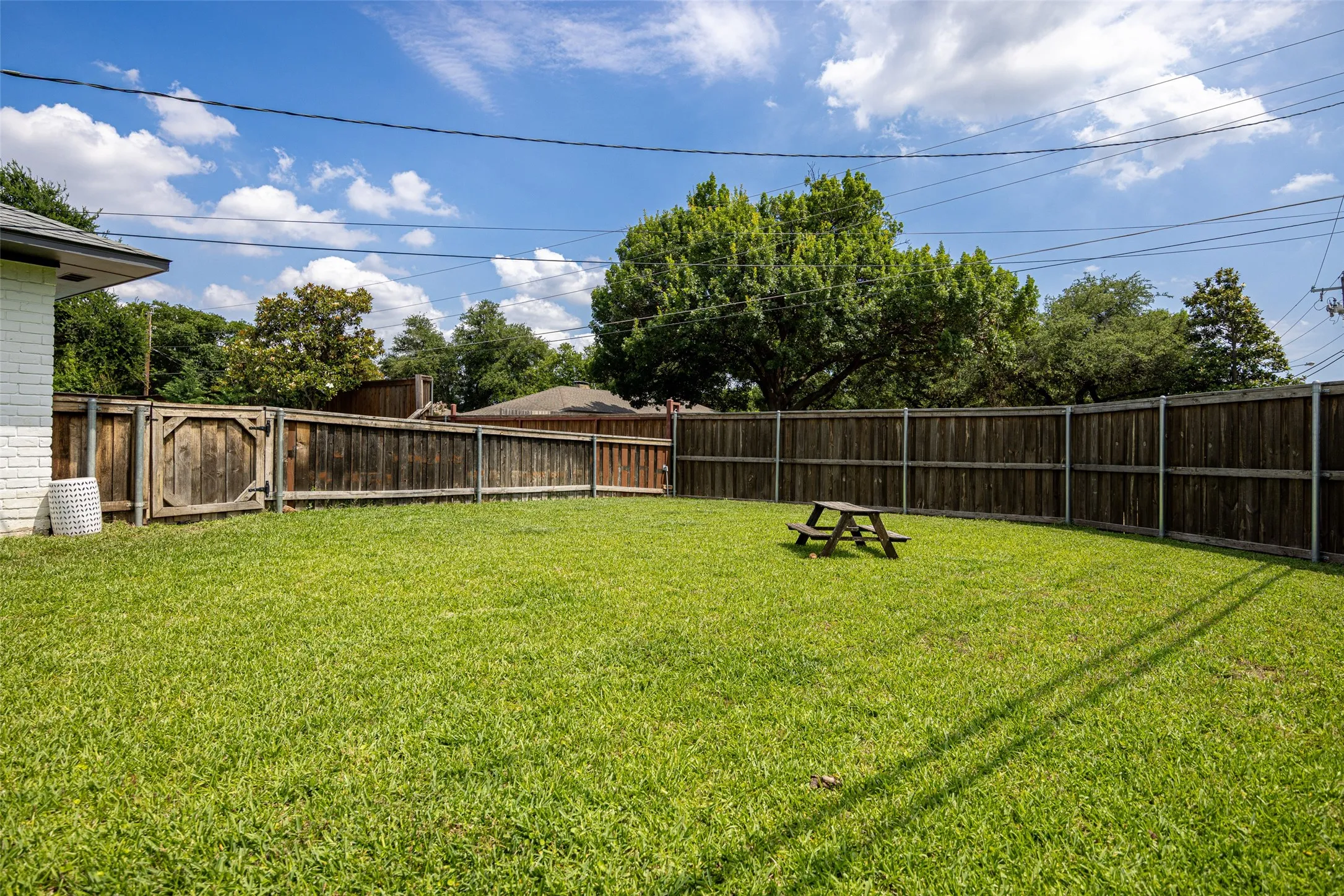 Single Family Residence For Sale in Dallas County , 4708 Forest Bend Road, Dallas, Texas 75244, 4 Bedroom, 6 Bathroom, 2 Garage spaces, 3,417 Sqft, built in 1967, mls#21384469, Real Estate Agent in Dallas, Homes For Sale in Dallas county, Homes For Sale in Dallas, Realtor in Dallas Texas, Real Estate Brokerage Independent Realty Texas, Luminita Cordes Realtor