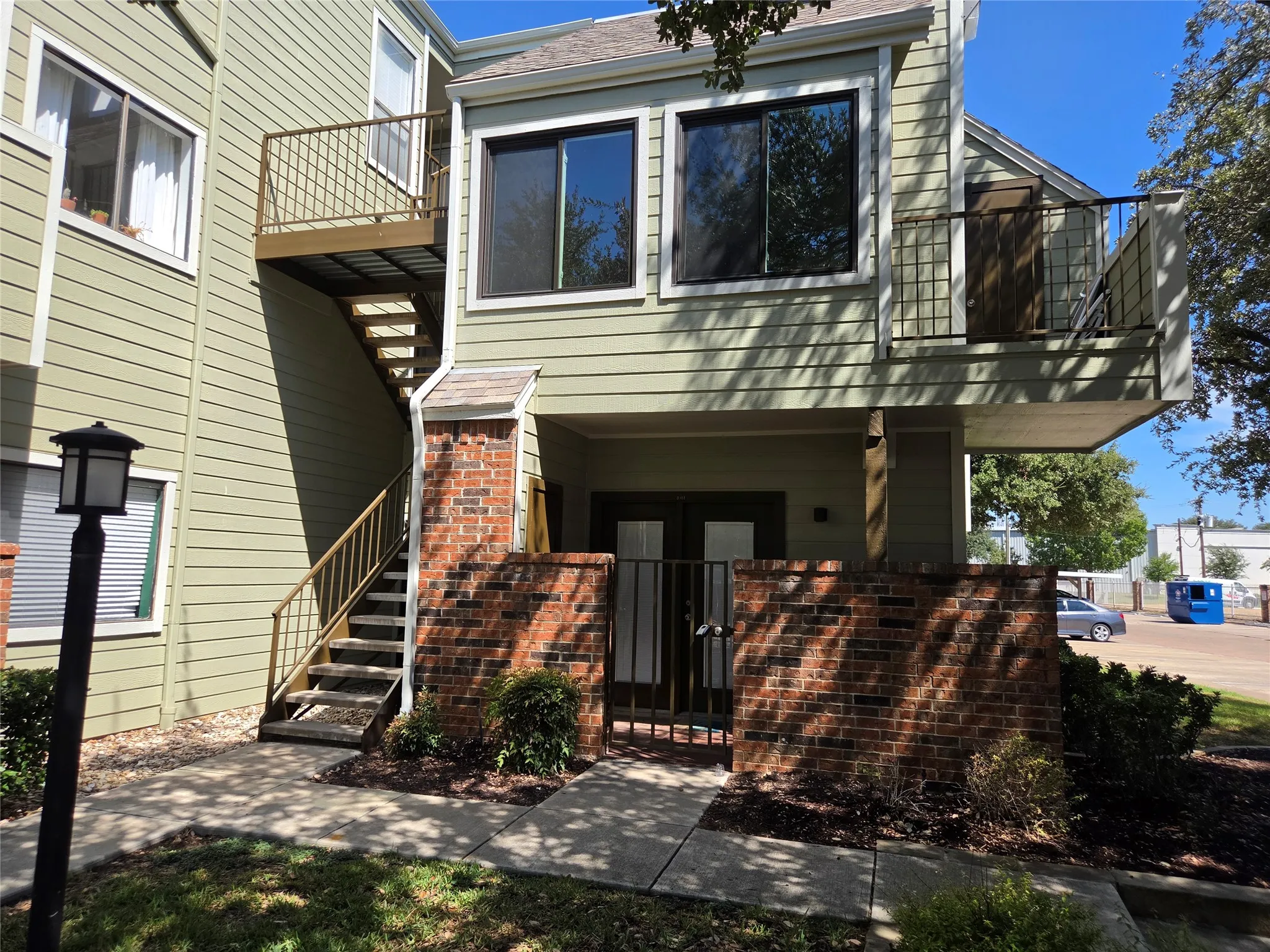 Condominium For Rent in Tarrant County , 3117 Sondra Drive 103, Fort Worth, Texas 76107, 1 Bedroom, 1 Bathroom, Garage spaces, 573 Sqft, built in 1983, mls#21385452, Real Estate Agent in Fort Worth, Homes For Rent in Tarrant county, Homes For Rent in Fort Worth, Realtor in Fort Worth Texas, Real Estate Brokerage Independent Realty Texas, Luminita Cordes Realtor