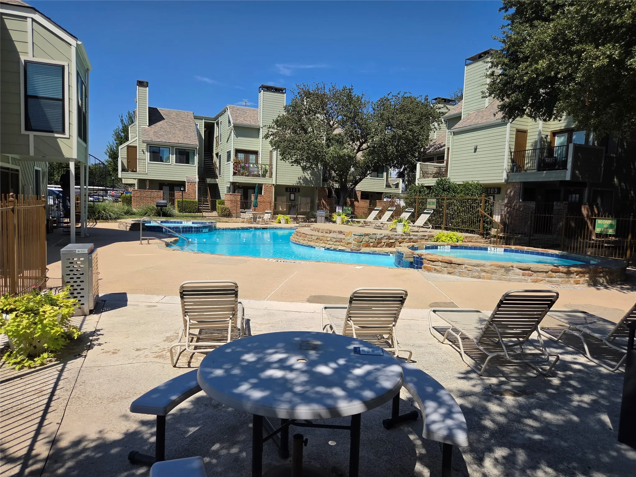 Condominium For Rent in Tarrant County , 3117 Sondra Drive 103, Fort Worth, Texas 76107, 1 Bedroom, 1 Bathroom, Garage spaces, 573 Sqft, built in 1983, mls#21385452, Real Estate Agent in Fort Worth, Homes For Rent in Tarrant county, Homes For Rent in Fort Worth, Realtor in Fort Worth Texas, Real Estate Brokerage Independent Realty Texas, Luminita Cordes Realtor
