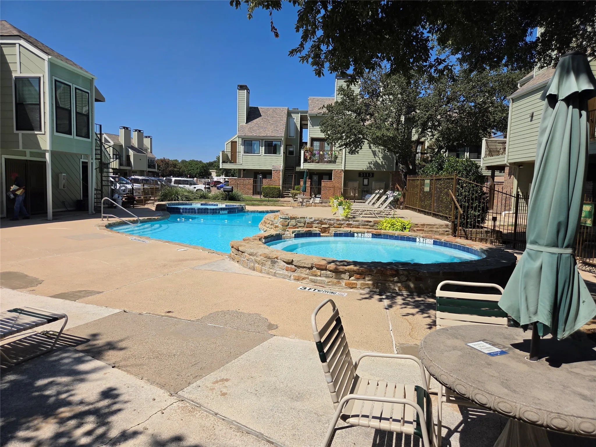 Condominium For Rent in Tarrant County , 3117 Sondra Drive 103, Fort Worth, Texas 76107, 1 Bedroom, 1 Bathroom, Garage spaces, 573 Sqft, built in 1983, mls#21385452, Real Estate Agent in Fort Worth, Homes For Rent in Tarrant county, Homes For Rent in Fort Worth, Realtor in Fort Worth Texas, Real Estate Brokerage Independent Realty Texas, Luminita Cordes Realtor