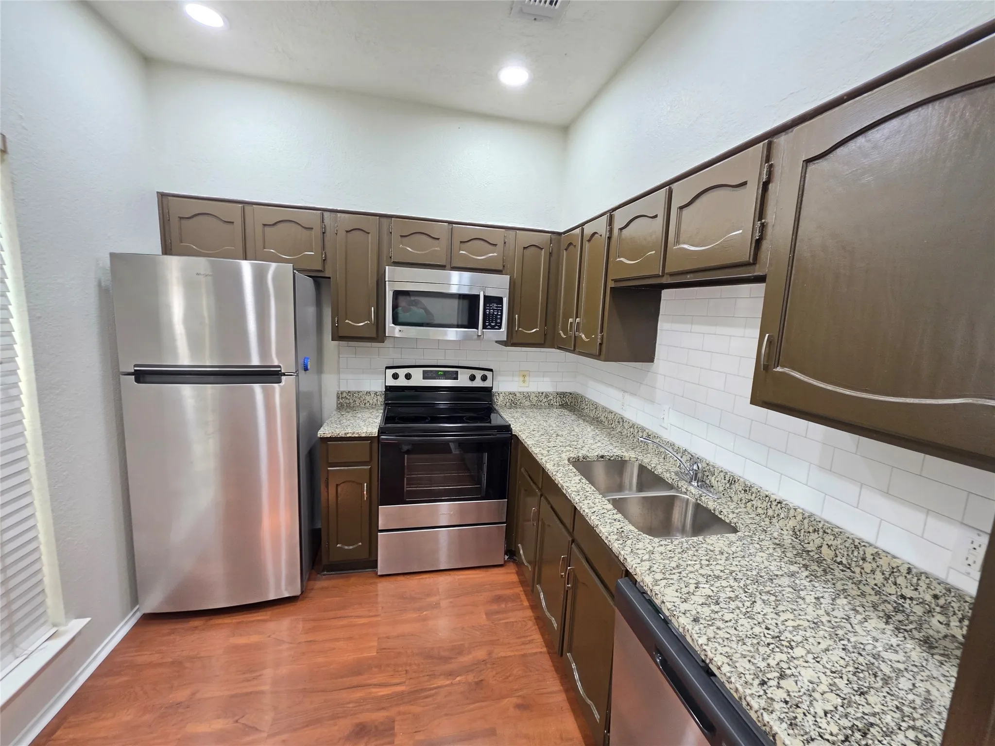 Condominium For Rent in Tarrant County , 3117 Sondra Drive 103, Fort Worth, Texas 76107, 1 Bedroom, 1 Bathroom, Garage spaces, 573 Sqft, built in 1983, mls#21385452, Real Estate Agent in Fort Worth, Homes For Rent in Tarrant county, Homes For Rent in Fort Worth, Realtor in Fort Worth Texas, Real Estate Brokerage Independent Realty Texas, Luminita Cordes Realtor