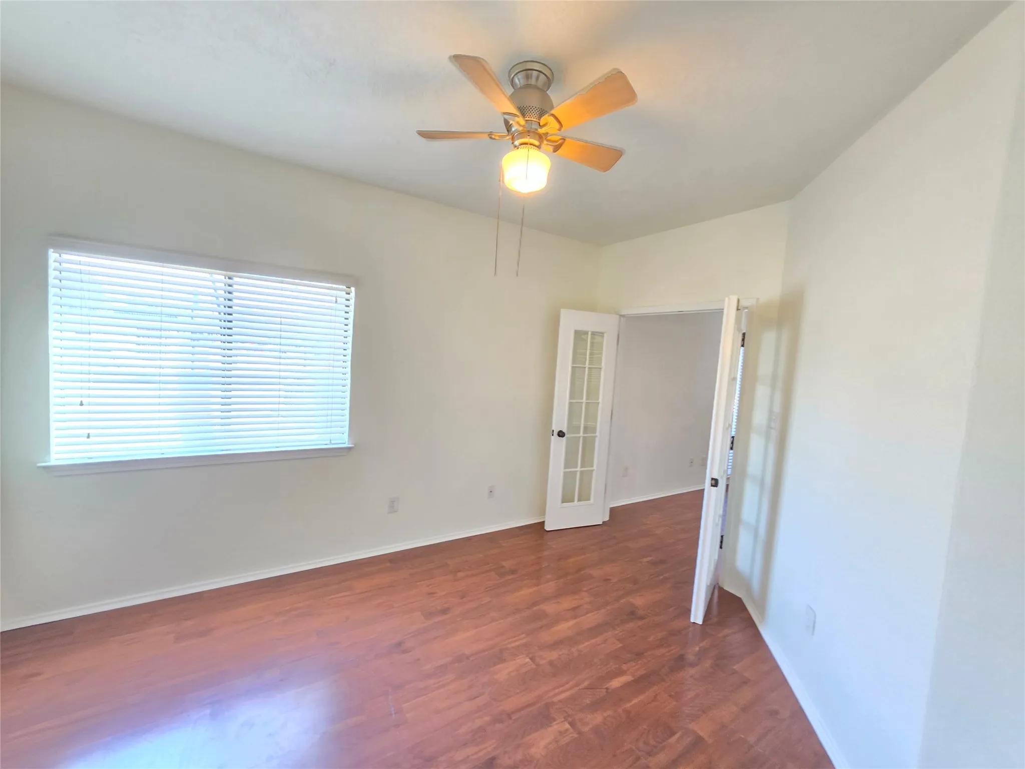 Condominium For Rent in Tarrant County , 3117 Sondra Drive 103, Fort Worth, Texas 76107, 1 Bedroom, 1 Bathroom, Garage spaces, 573 Sqft, built in 1983, mls#21385452, Real Estate Agent in Fort Worth, Homes For Rent in Tarrant county, Homes For Rent in Fort Worth, Realtor in Fort Worth Texas, Real Estate Brokerage Independent Realty Texas, Luminita Cordes Realtor