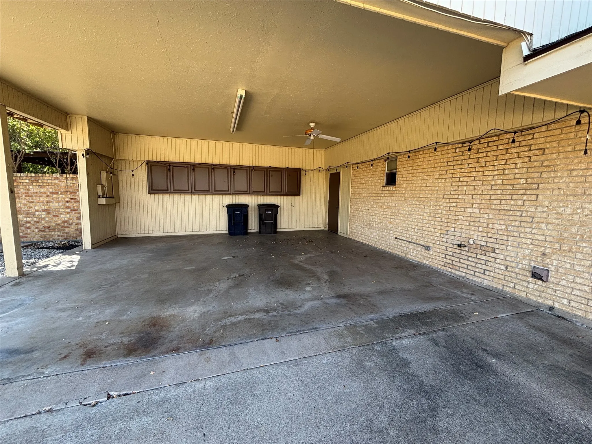 Duplex For Rent in Tarrant County , 4702 Ranch View Road, Fort Worth, Texas 76109, 3 Bedroom, 3 Bathroom, Garage spaces, 2,573 Sqft, built in 1970, mls#21385848, Real Estate Agent in Fort Worth, Homes For Rent in Tarrant county, Homes For Rent in Fort Worth, Realtor in Fort Worth Texas, Real Estate Brokerage Independent Realty Texas, Luminita Cordes Realtor