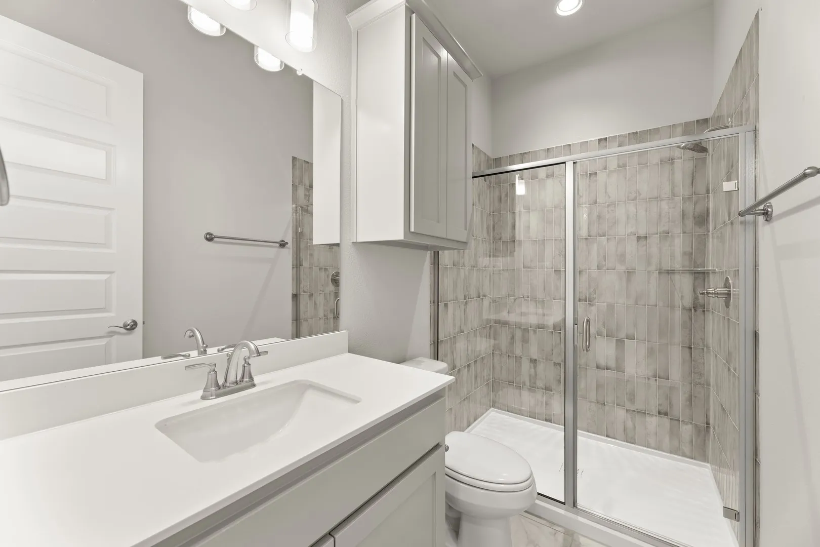 07. 2704 Emerald Shallows - 2ND Bath