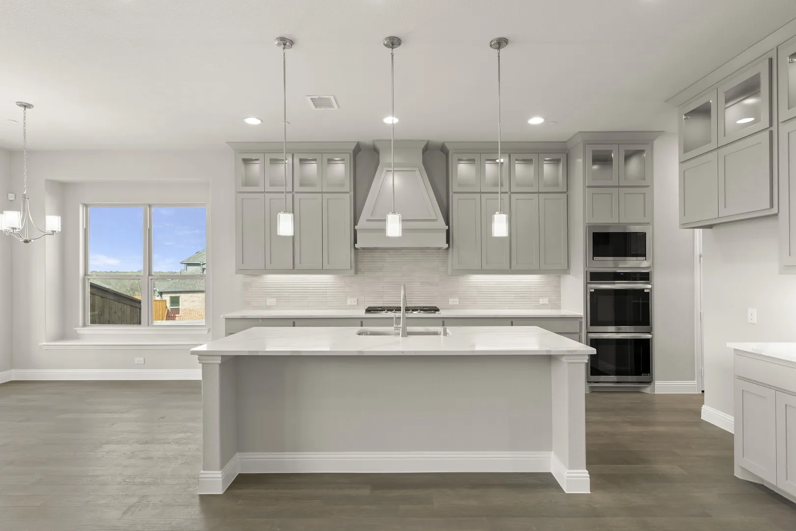 10. 2704 Emerald Shallows - Kitchen