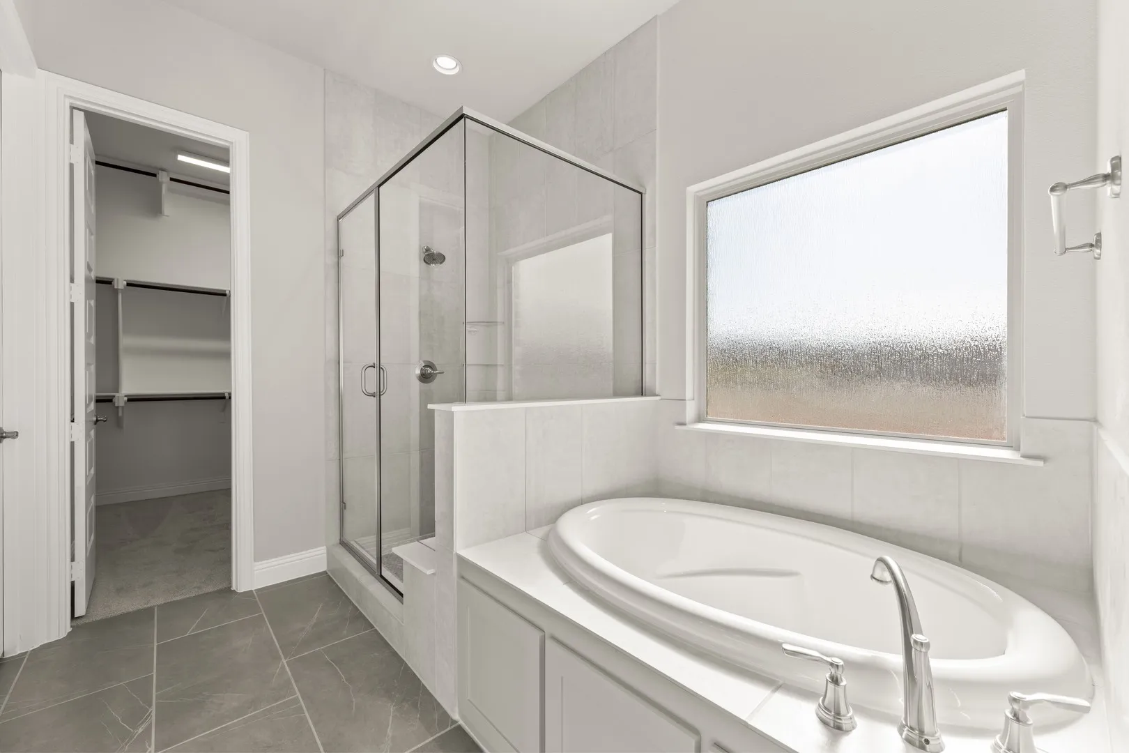 17. 2704 Emerald Shallows - Bath (2)