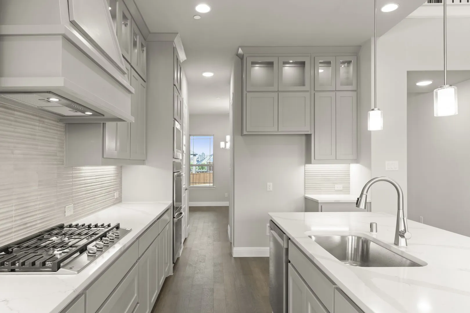 12. 2704 Emerald Shallows - Kitchen (3)