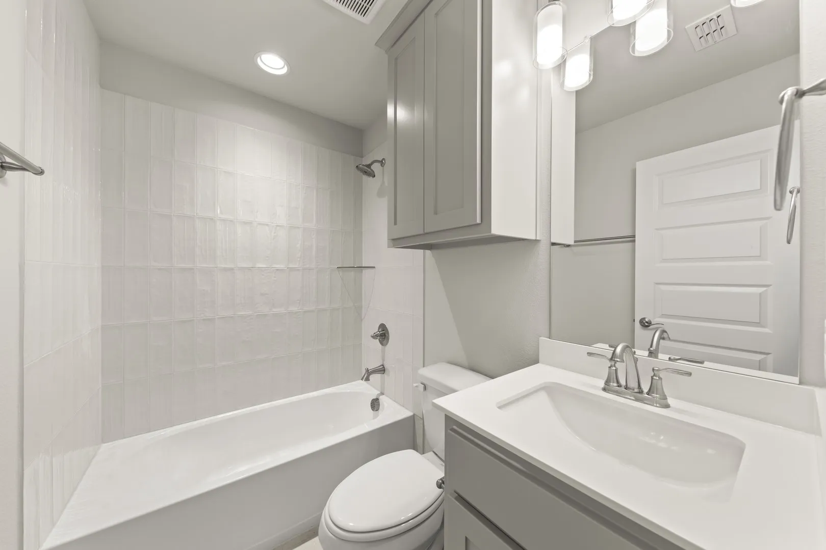 23. 2704 Emerald Shallows - 3RD Bath