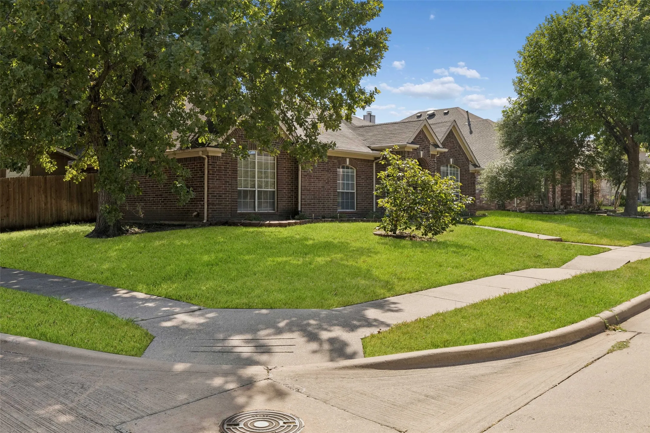 Single Family Residence For Sale in Collin County , 728 Lauren Way, Allen, Texas 75002, 4 Bedroom, 2 Bathroom, 2 Garage spaces, 2,083 Sqft, built in 1995, mls#21385936, Real Estate Agent in Allen, Homes For Sale in Collin county, Homes For Sale in Allen, Realtor in Allen Texas, Real Estate Brokerage Independent Realty Texas, Luminita Cordes Realtor