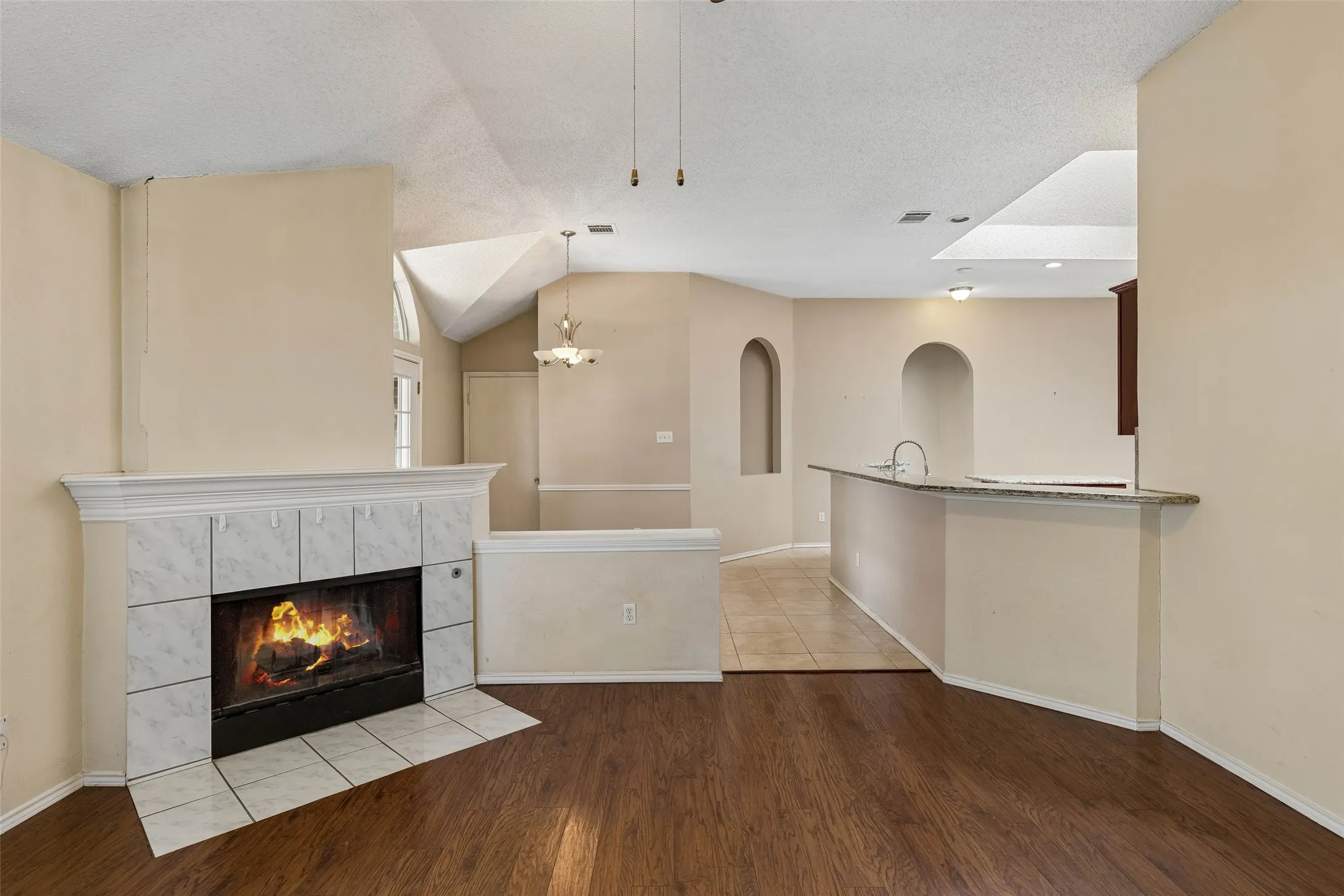 Single Family Residence For Sale in Collin County , 728 Lauren Way, Allen, Texas 75002, 4 Bedroom, 2 Bathroom, 2 Garage spaces, 2,083 Sqft, built in 1995, mls#21385936, Real Estate Agent in Allen, Homes For Sale in Collin county, Homes For Sale in Allen, Realtor in Allen Texas, Real Estate Brokerage Independent Realty Texas, Luminita Cordes Realtor