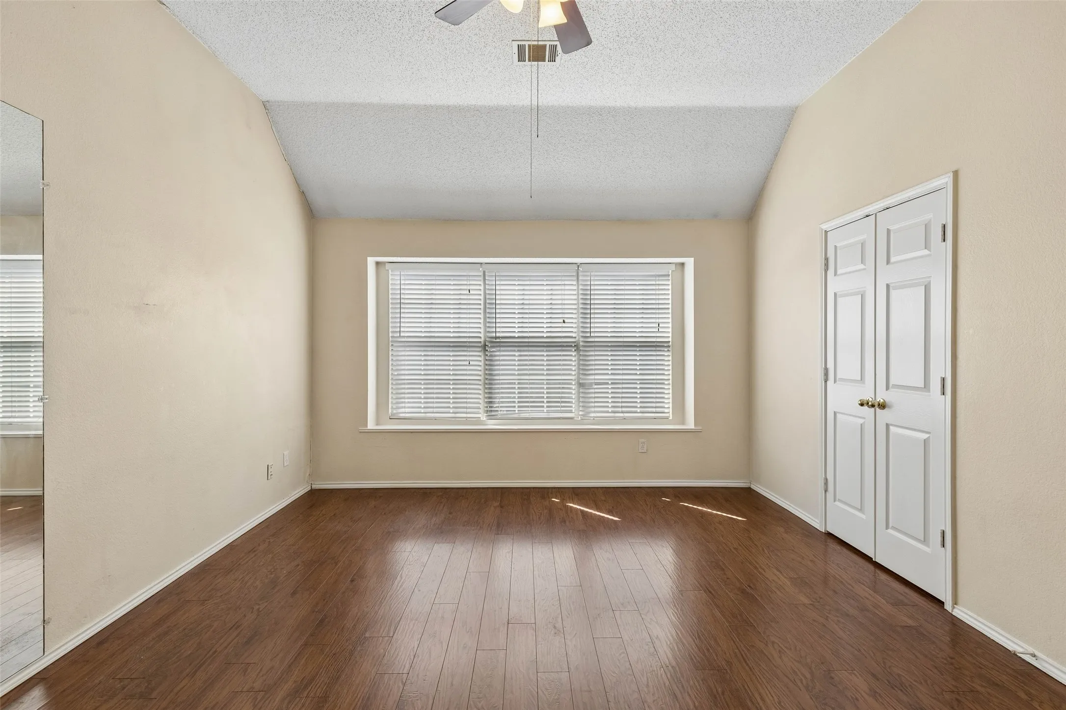Single Family Residence For Sale in Collin County , 728 Lauren Way, Allen, Texas 75002, 4 Bedroom, 2 Bathroom, 2 Garage spaces, 2,083 Sqft, built in 1995, mls#21385936, Real Estate Agent in Allen, Homes For Sale in Collin county, Homes For Sale in Allen, Realtor in Allen Texas, Real Estate Brokerage Independent Realty Texas, Luminita Cordes Realtor
