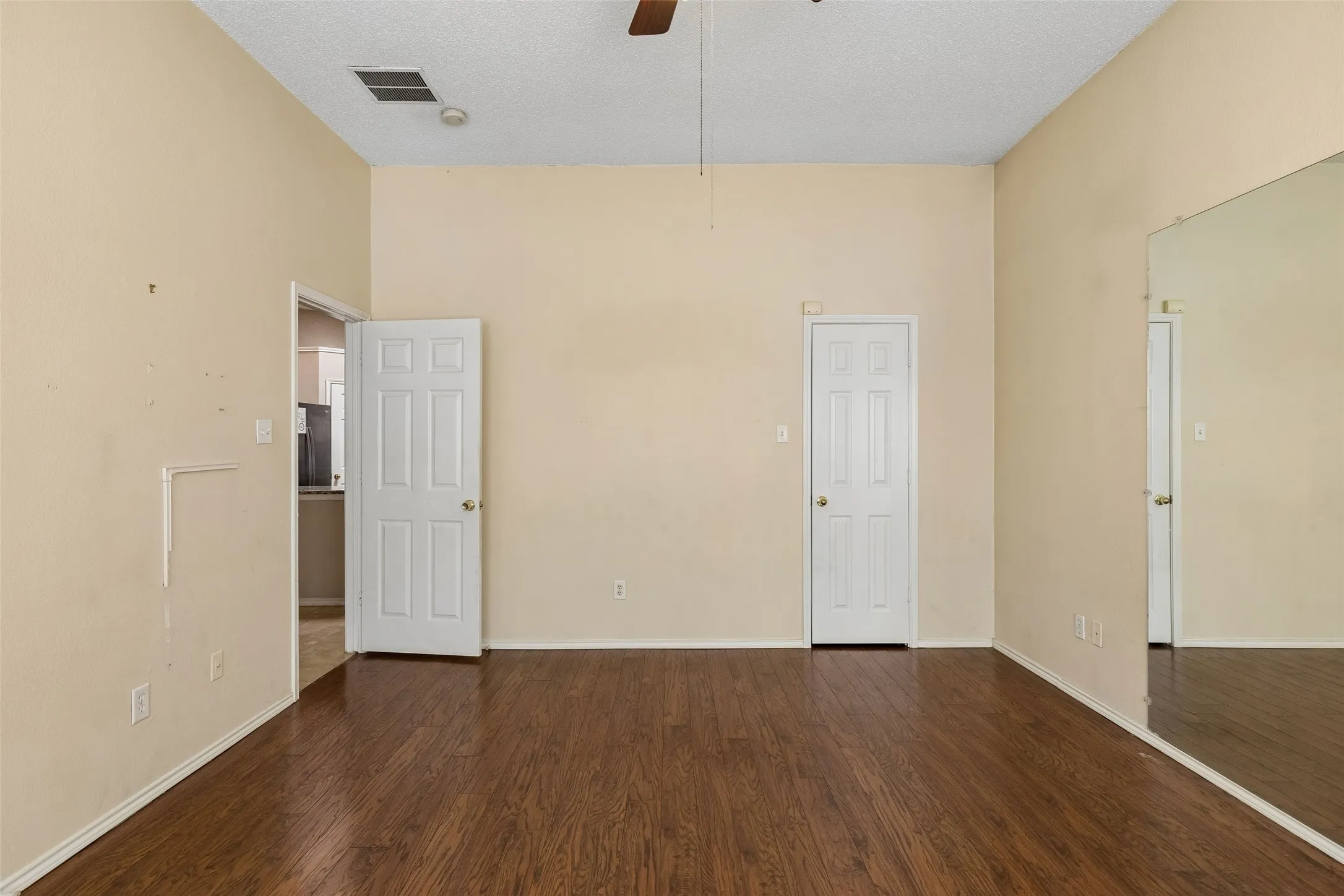 Single Family Residence For Sale in Collin County , 728 Lauren Way, Allen, Texas 75002, 4 Bedroom, 2 Bathroom, 2 Garage spaces, 2,083 Sqft, built in 1995, mls#21385936, Real Estate Agent in Allen, Homes For Sale in Collin county, Homes For Sale in Allen, Realtor in Allen Texas, Real Estate Brokerage Independent Realty Texas, Luminita Cordes Realtor