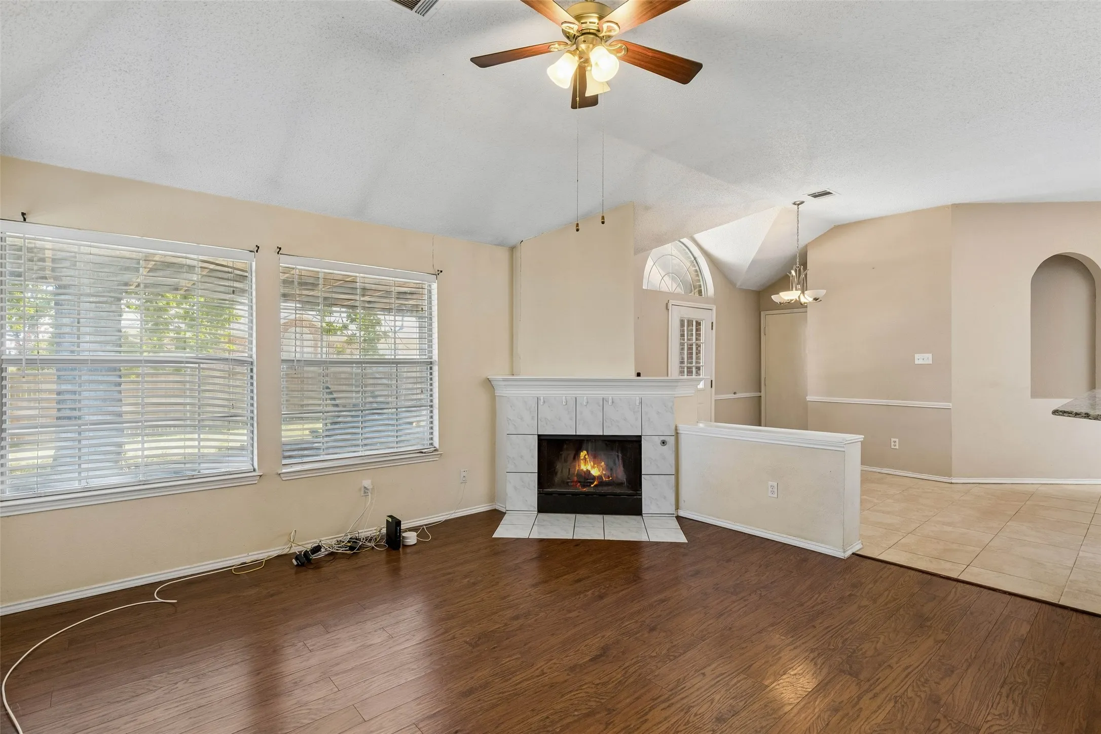 Single Family Residence For Sale in Collin County , 728 Lauren Way, Allen, Texas 75002, 4 Bedroom, 2 Bathroom, 2 Garage spaces, 2,083 Sqft, built in 1995, mls#21385936, Real Estate Agent in Allen, Homes For Sale in Collin county, Homes For Sale in Allen, Realtor in Allen Texas, Real Estate Brokerage Independent Realty Texas, Luminita Cordes Realtor