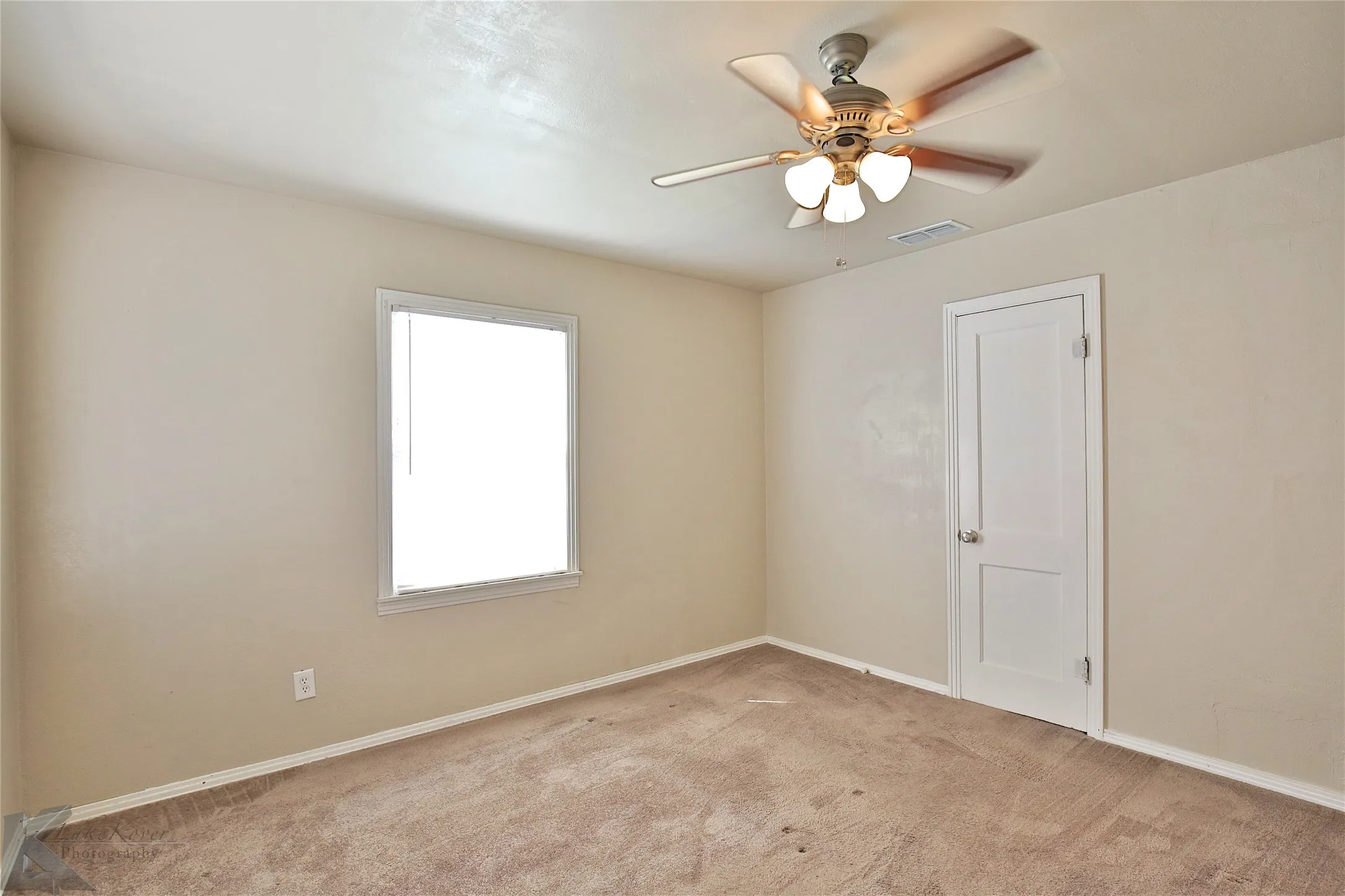Single Family Residence For Rent in Taylor County , 2310 Meander Street, Abilene, Texas 79602, 3 Bedroom, 1 Bathroom, Garage spaces, 981 Sqft, built in 1949, mls#21385754, Real Estate Agent in Abilene, Homes For Rent in Taylor county, Homes For Rent in Abilene, Realtor in Abilene Texas, Real Estate Brokerage Independent Realty Texas, Luminita Cordes Realtor