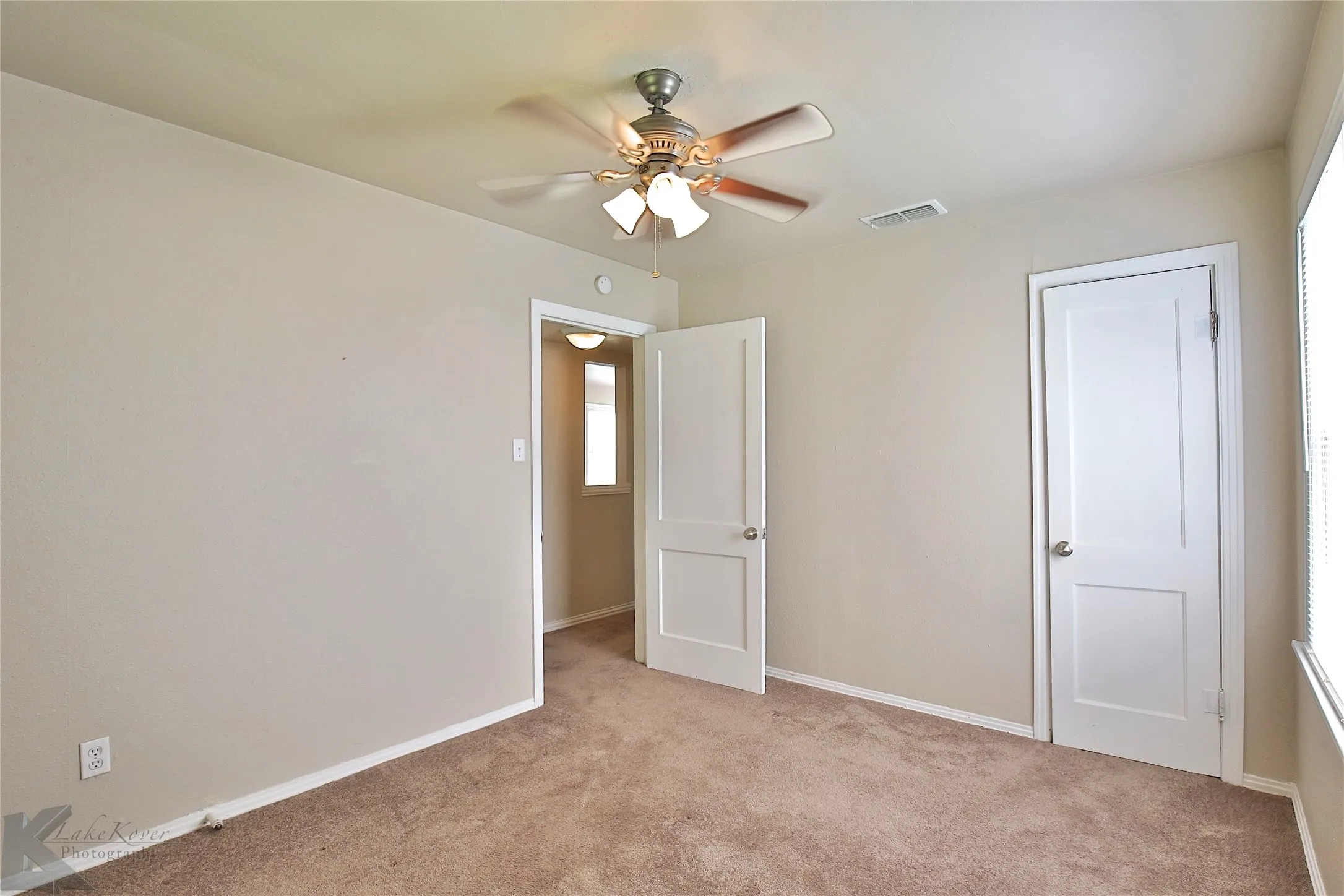 Single Family Residence For Rent in Taylor County , 2310 Meander Street, Abilene, Texas 79602, 3 Bedroom, 1 Bathroom, Garage spaces, 981 Sqft, built in 1949, mls#21385754, Real Estate Agent in Abilene, Homes For Rent in Taylor county, Homes For Rent in Abilene, Realtor in Abilene Texas, Real Estate Brokerage Independent Realty Texas, Luminita Cordes Realtor