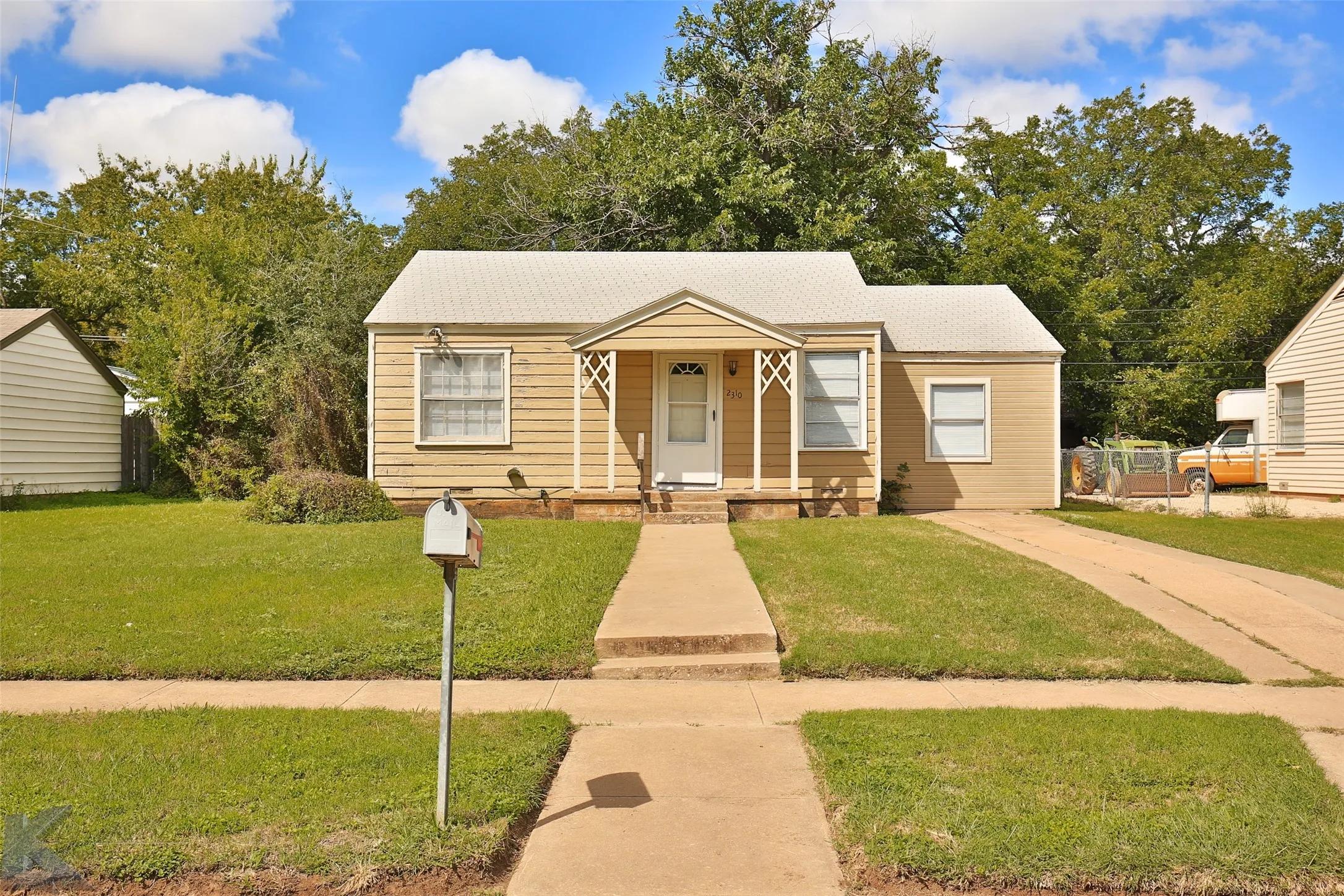 Single Family Residence For Rent in Taylor County , 2310 Meander Street, Abilene, Texas 79602, 3 Bedroom, 1 Bathroom, Garage spaces, 981 Sqft, built in 1949, mls#21385754, Real Estate Agent in Abilene, Homes For Rent in Taylor county, Homes For Rent in Abilene, Realtor in Abilene Texas, Real Estate Brokerage Independent Realty Texas, Luminita Cordes Realtor