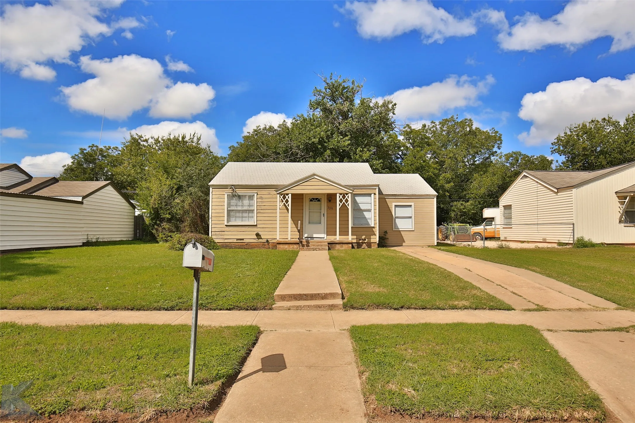 Single Family Residence For Rent in Taylor County , 2310 Meander Street, Abilene, Texas 79602, 3 Bedroom, 1 Bathroom, Garage spaces, 981 Sqft, built in 1949, mls#21385754, Real Estate Agent in Abilene, Homes For Rent in Taylor county, Homes For Rent in Abilene, Realtor in Abilene Texas, Real Estate Brokerage Independent Realty Texas, Luminita Cordes Realtor