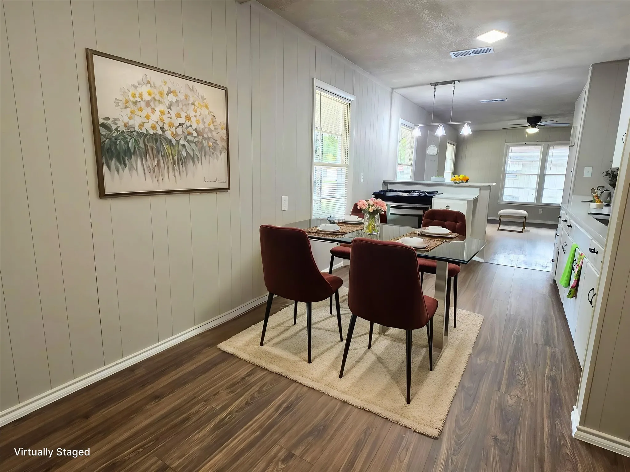 Single Family Residence For Sale in Tarrant County , 424 E Ellen Avenue, Hurst, Texas 76053, 3 Bedroom, 3 Bathroom, Garage spaces, 1,069 Sqft, built in 1955, mls#21380543, Real Estate Agent in Hurst, Homes For Sale in Tarrant county, Homes For Sale in Hurst, Realtor in Hurst Texas, Real Estate Brokerage Independent Realty Texas, Luminita Cordes Realtor