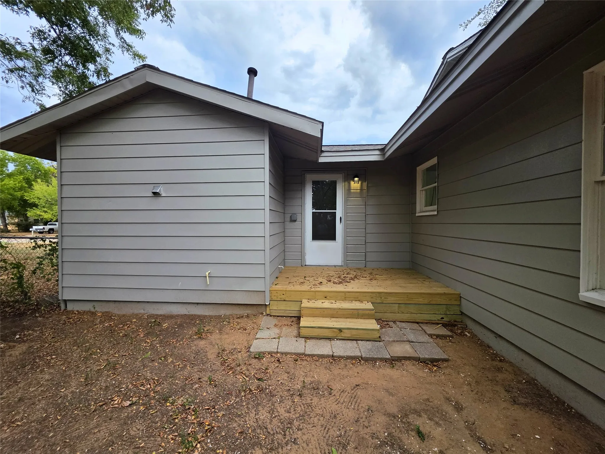 Single Family Residence For Sale in Tarrant County , 424 E Ellen Avenue, Hurst, Texas 76053, 3 Bedroom, 3 Bathroom, Garage spaces, 1,069 Sqft, built in 1955, mls#21380543, Real Estate Agent in Hurst, Homes For Sale in Tarrant county, Homes For Sale in Hurst, Realtor in Hurst Texas, Real Estate Brokerage Independent Realty Texas, Luminita Cordes Realtor